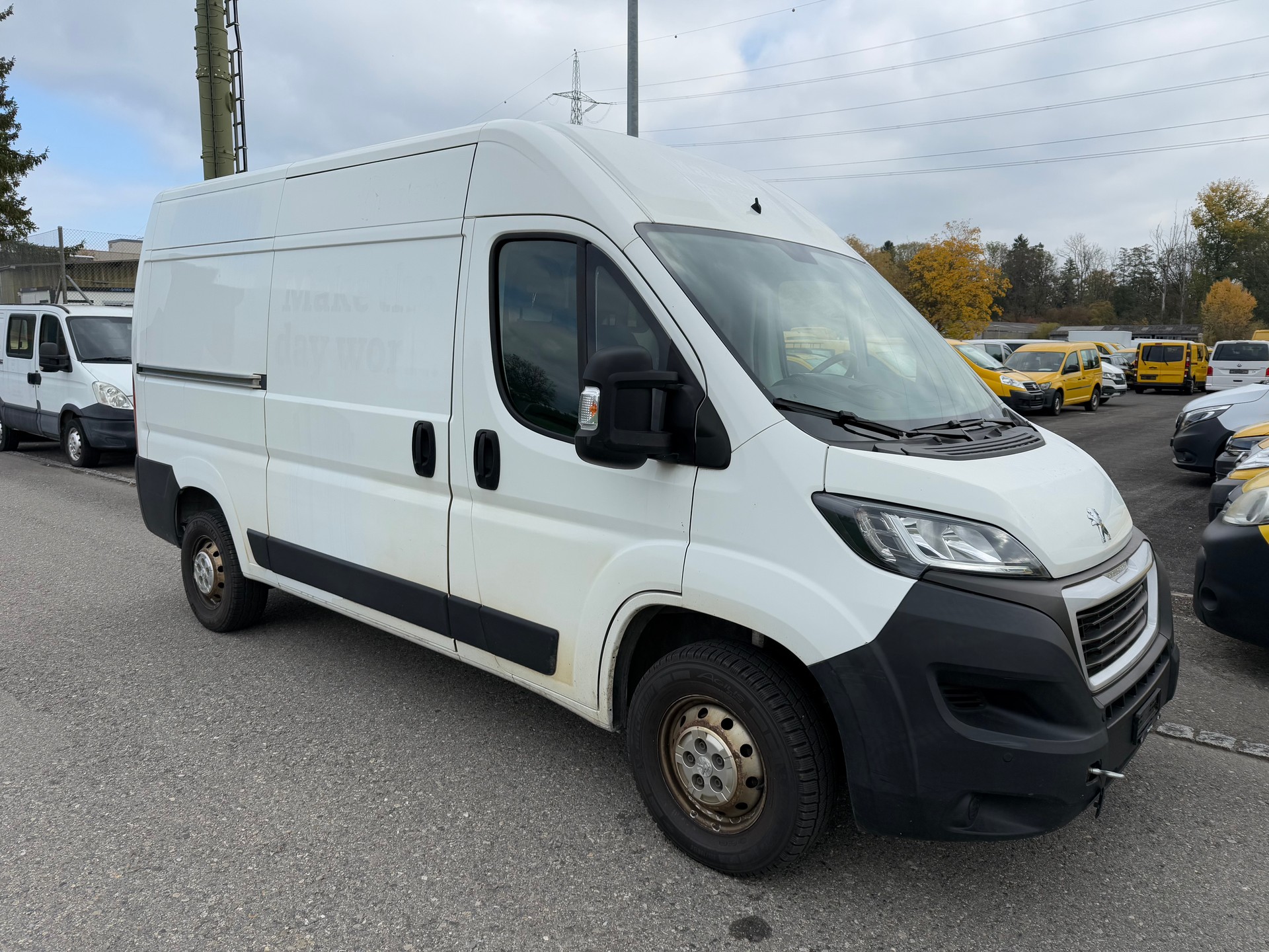PEUGEOT Boxer 2.2 HDI 335 Pro L2H2-image-1