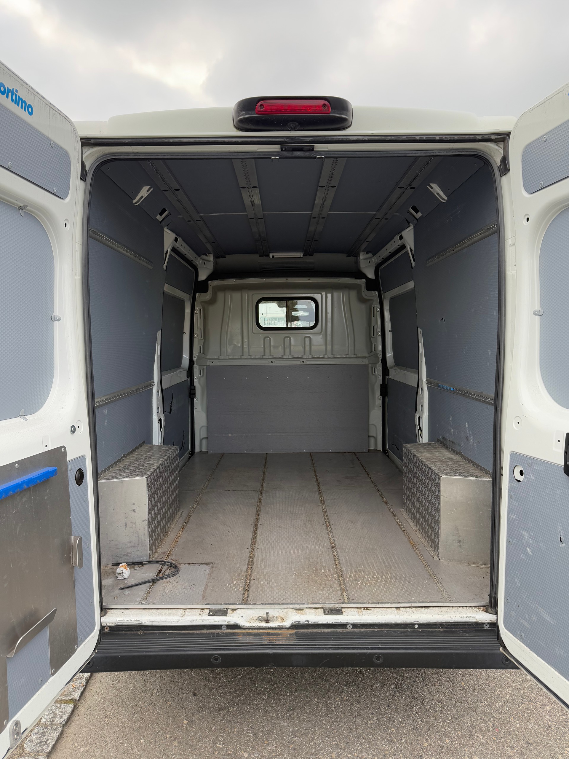 PEUGEOT Boxer 2.2 HDI 335 Pro L2H2-image-4