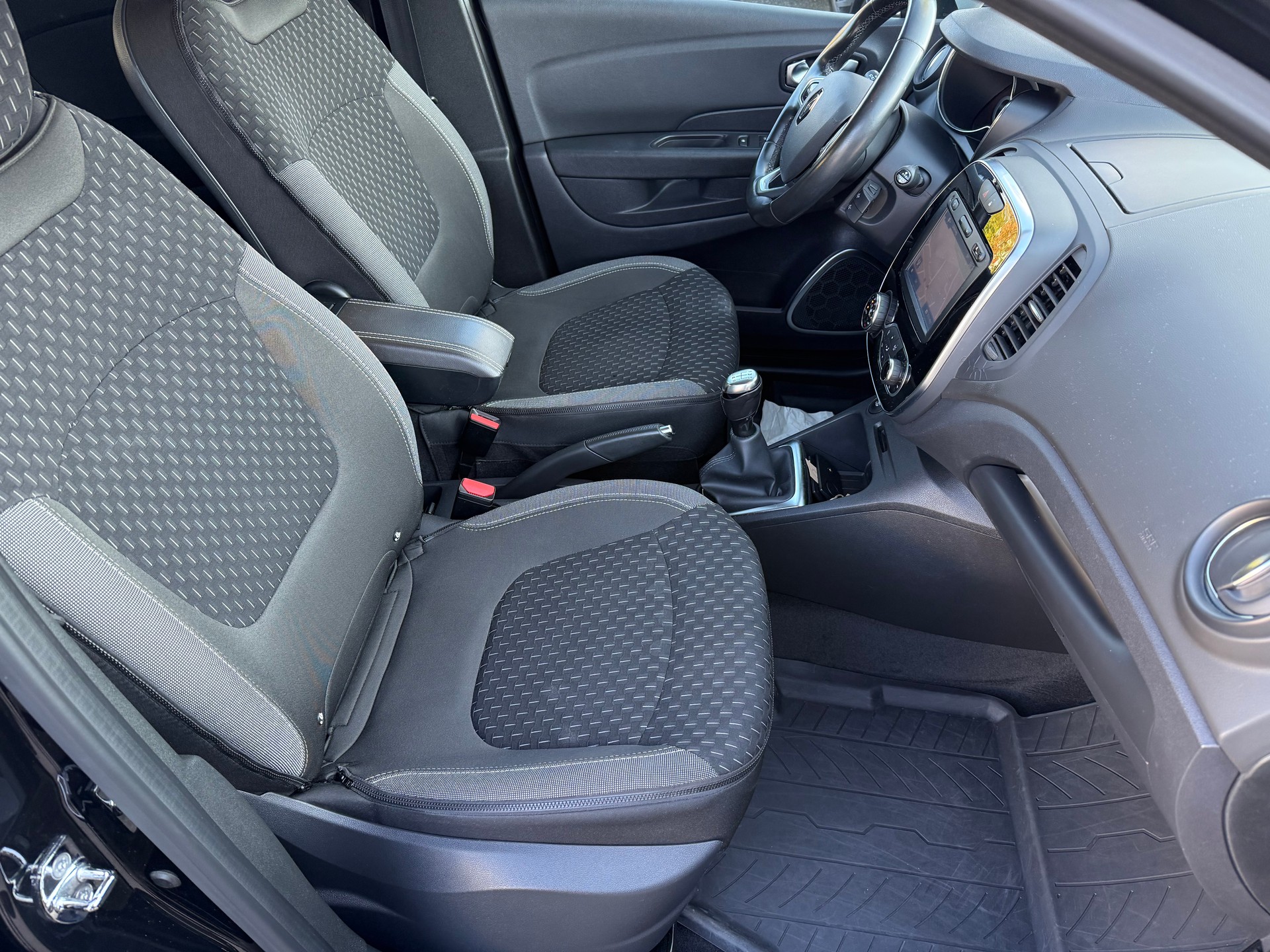 RENAULT Captur 1.5 dCi Business Line-image-10