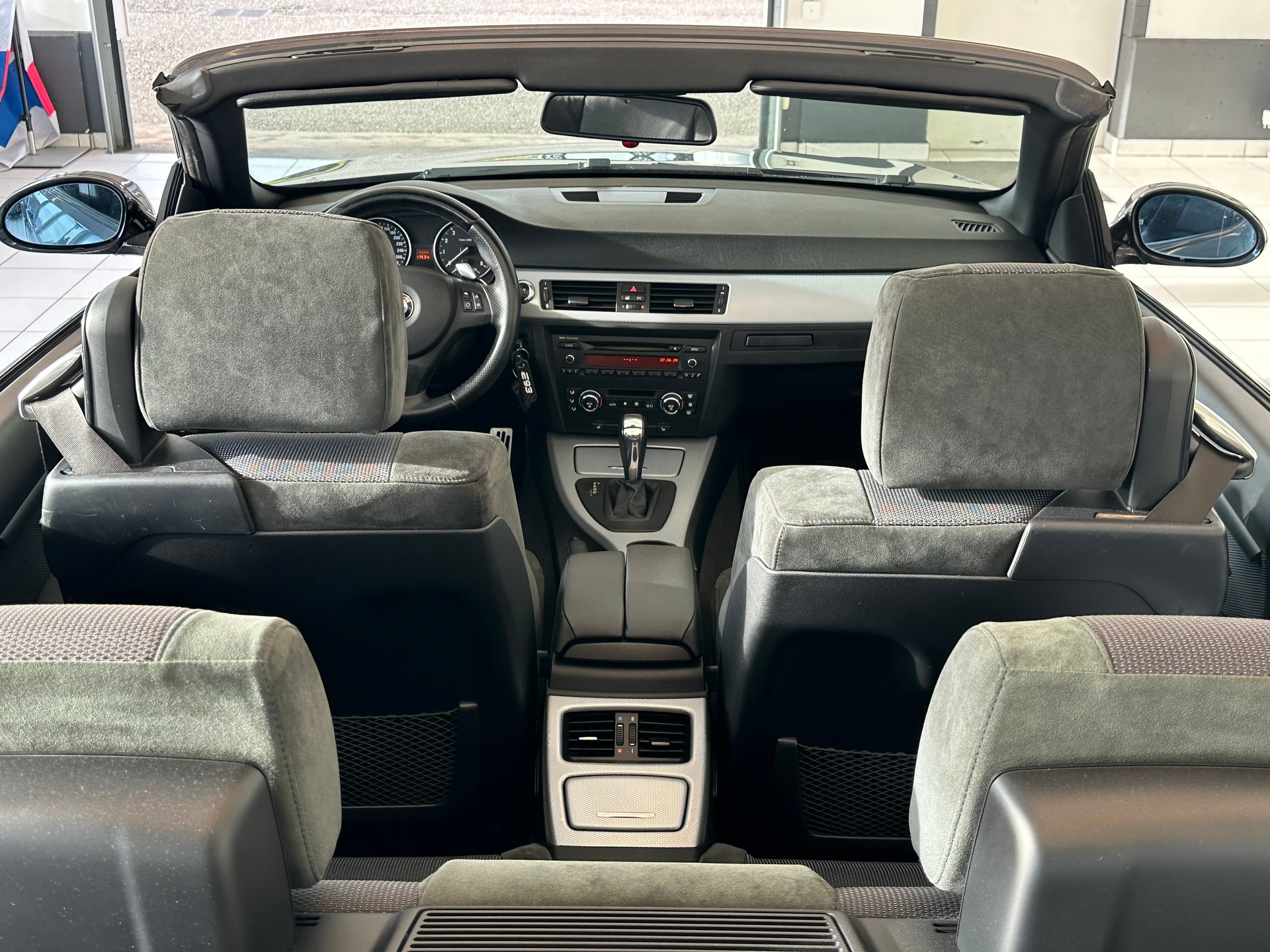 BMW 325i Cabriolet Steptronic-image-11
