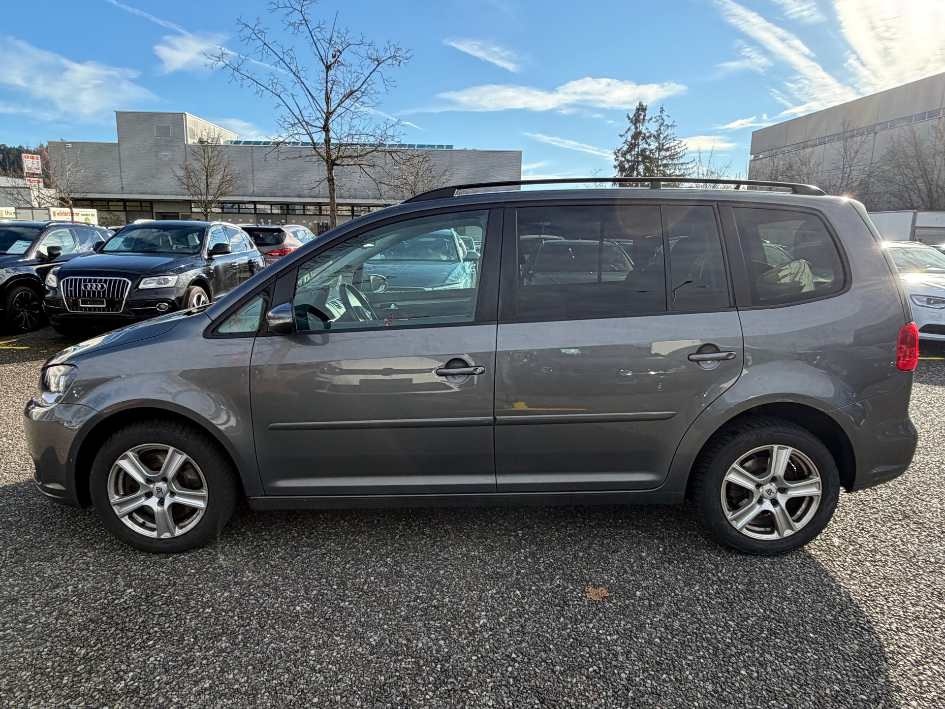VW Touran 2.0 TDI Comfortline-image-7