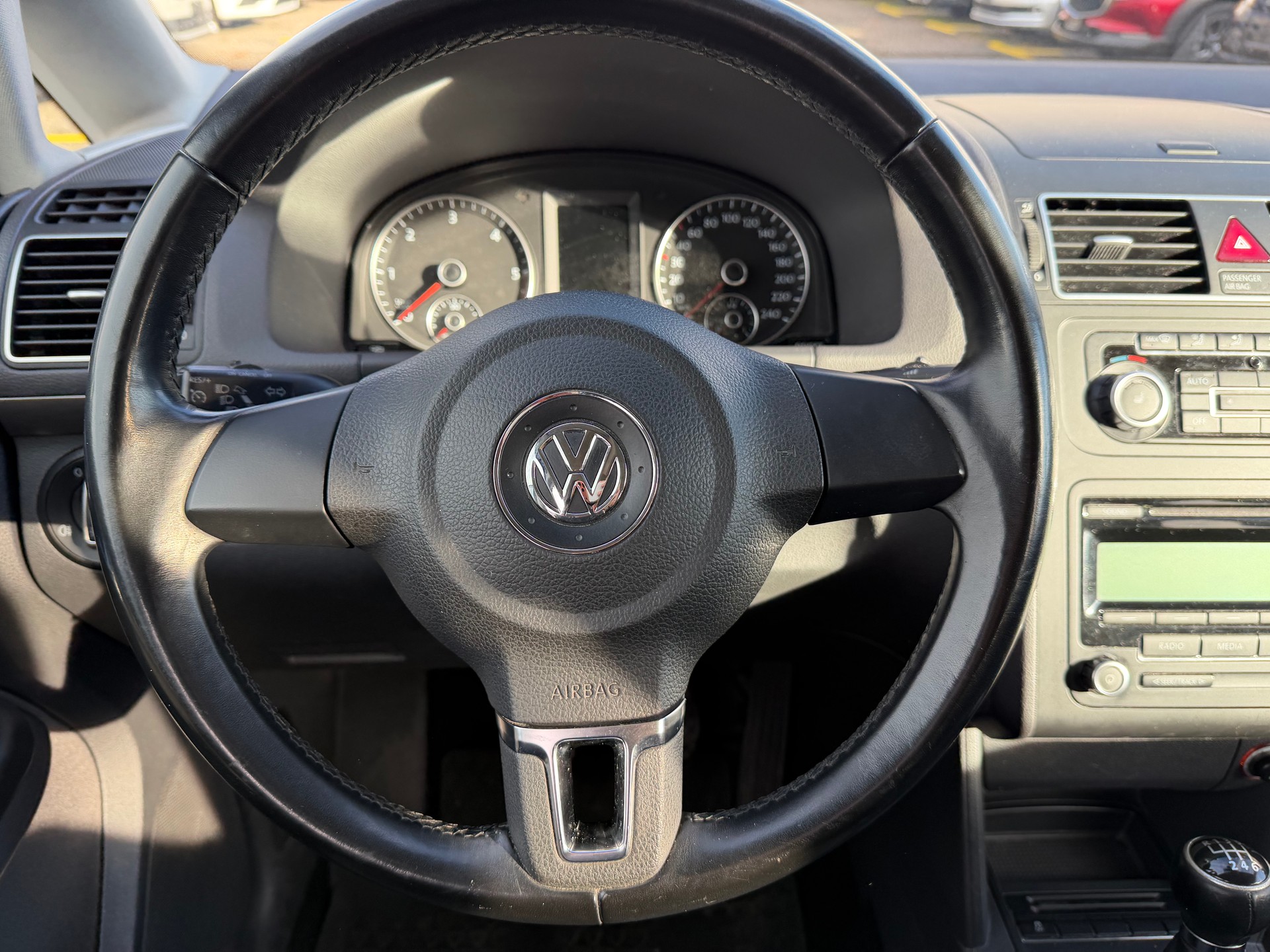 VW Touran 2.0 TDI Comfortline-image-12