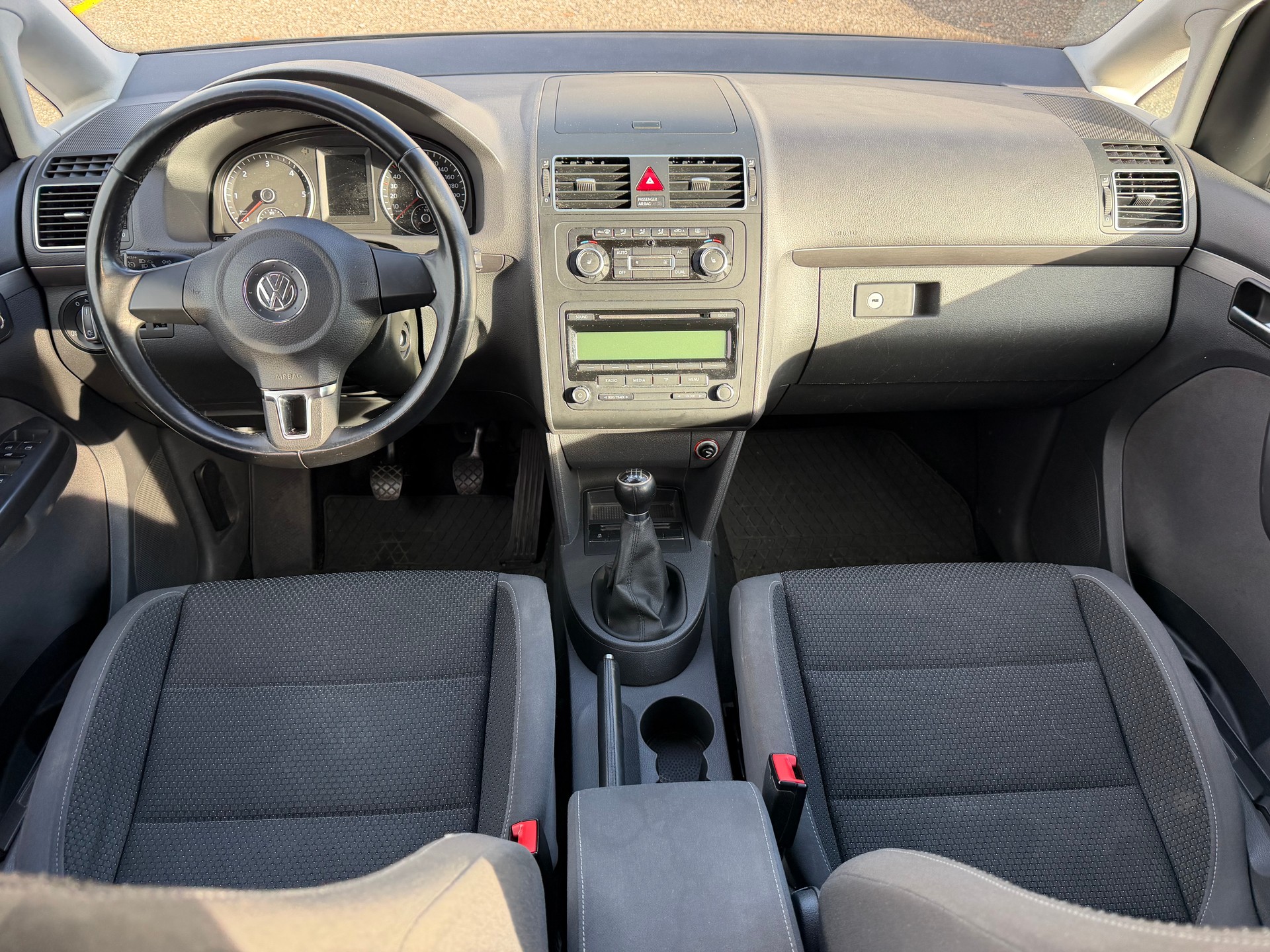 VW Touran 2.0 TDI Comfortline-image-11