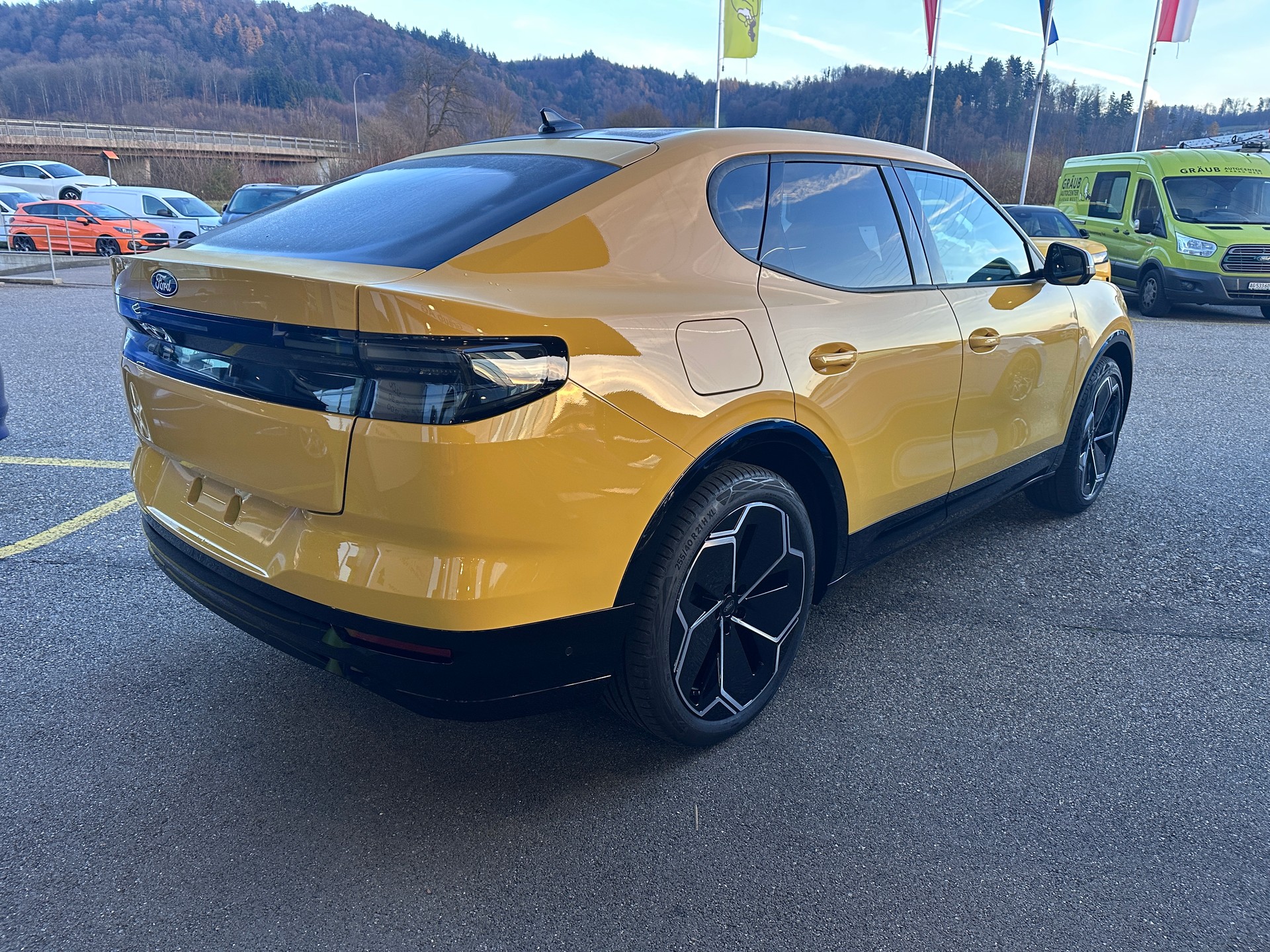 FORD Capri Elektro 79kWh Dual Extended Range Premium AWD-image-6