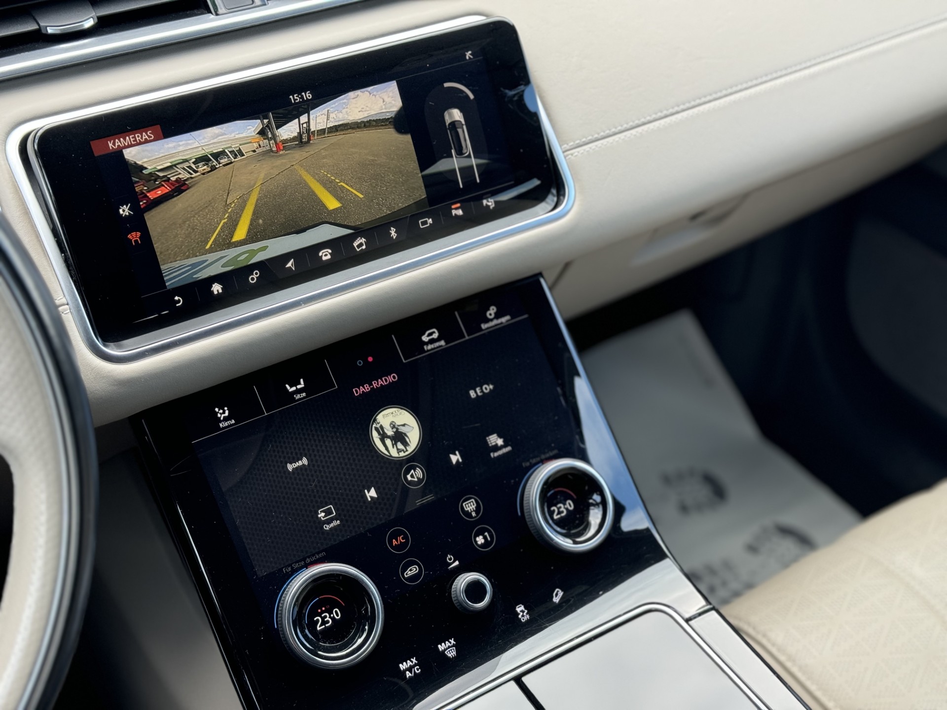 LAND ROVER Range Rover Velar R-Dynamic D 300 Automatic-image-13
