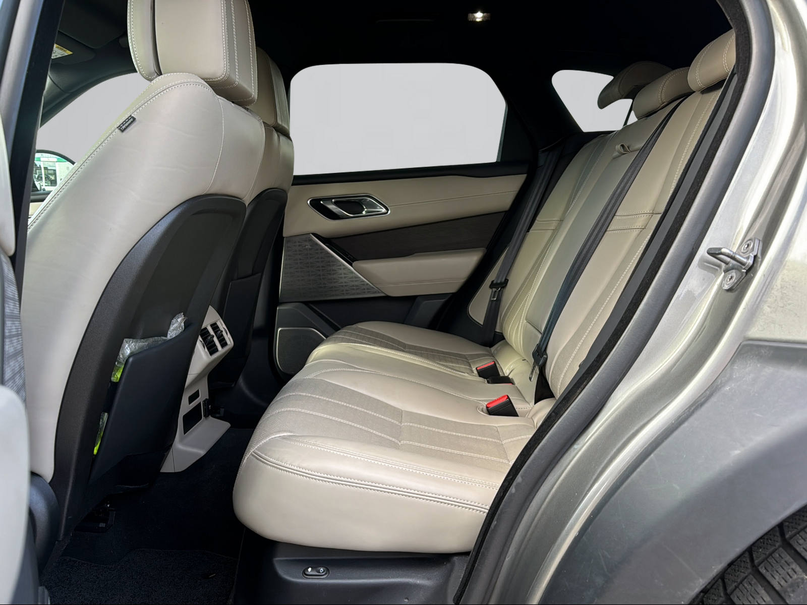 LAND ROVER Range Rover Velar R-Dynamic D 300 Automatic-image-12