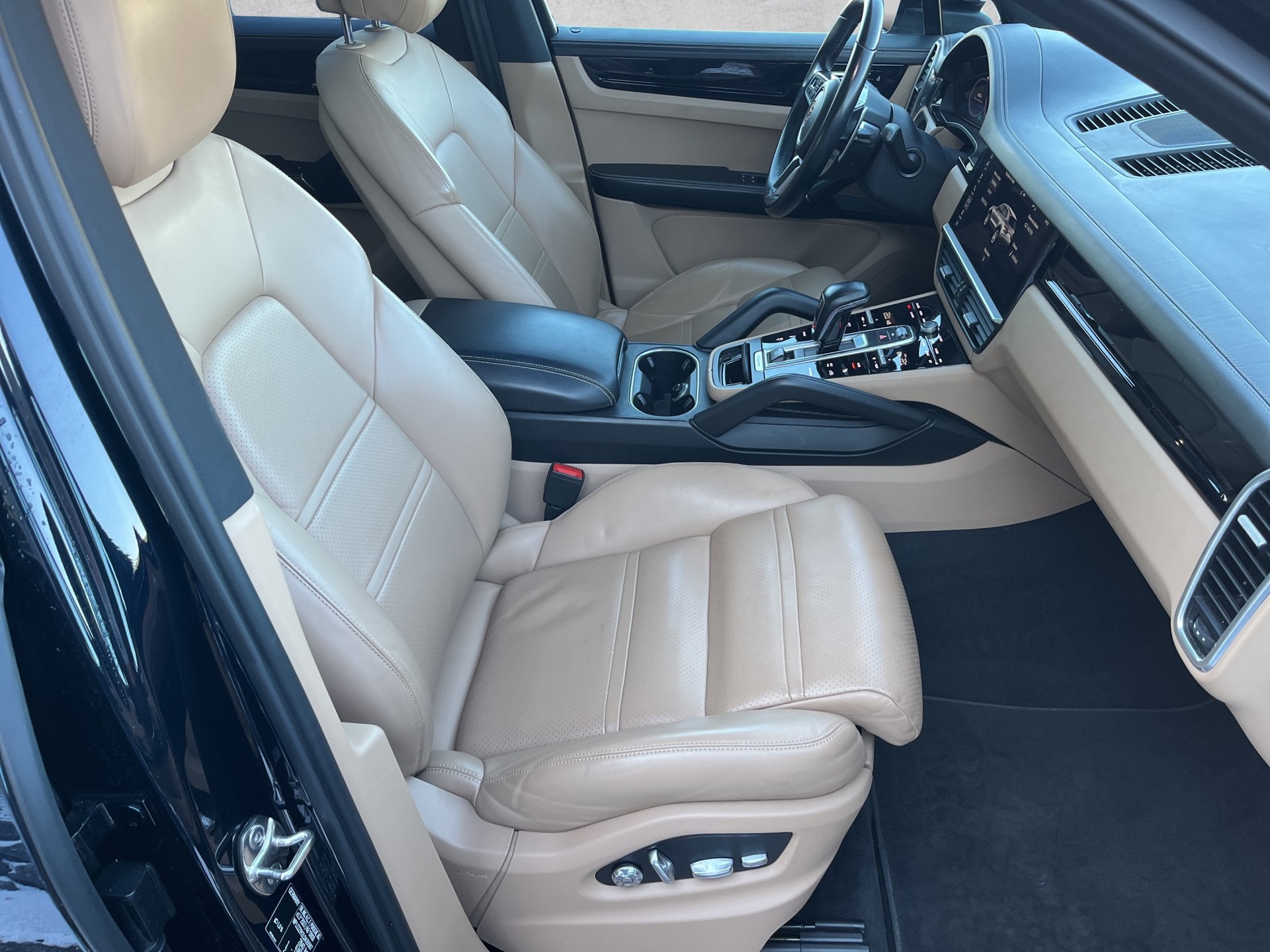 PORSCHE Cayenne S-image-9