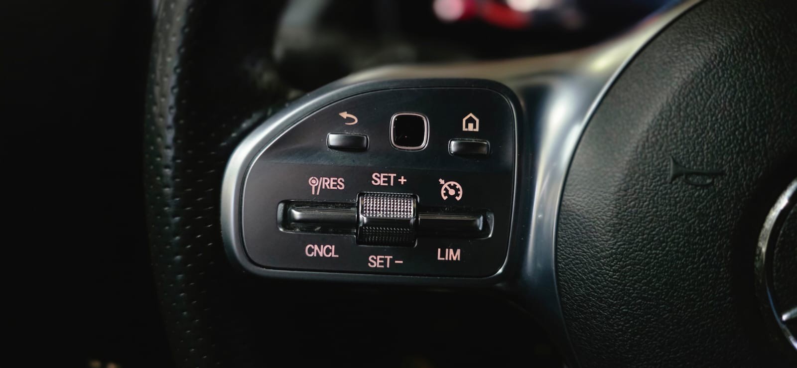 MERCEDES-BENZ GLA 200 AMG Line 7G-DCT *CH-Fahrzeug*-image-15