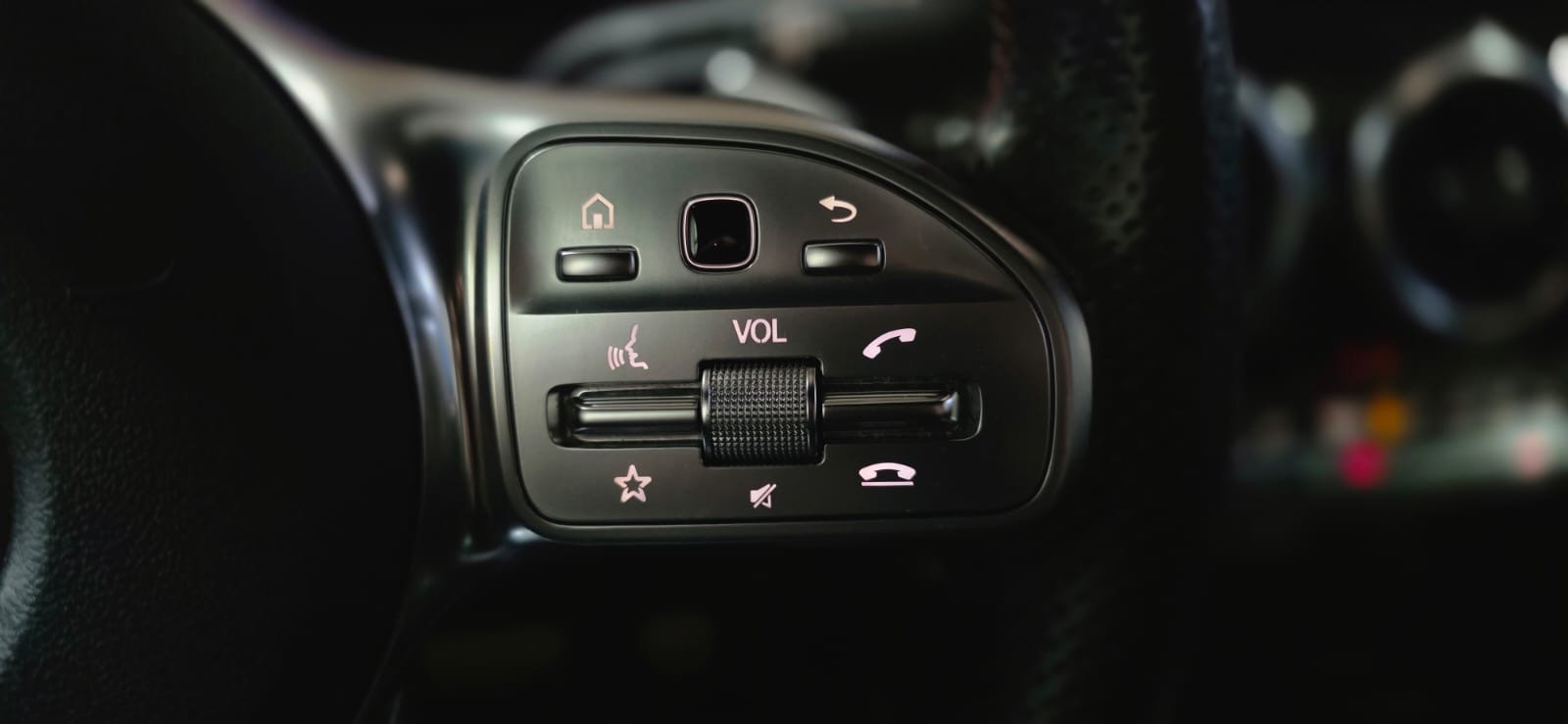 MERCEDES-BENZ GLA 200 AMG Line 7G-DCT *CH-Fahrzeug*-image-16