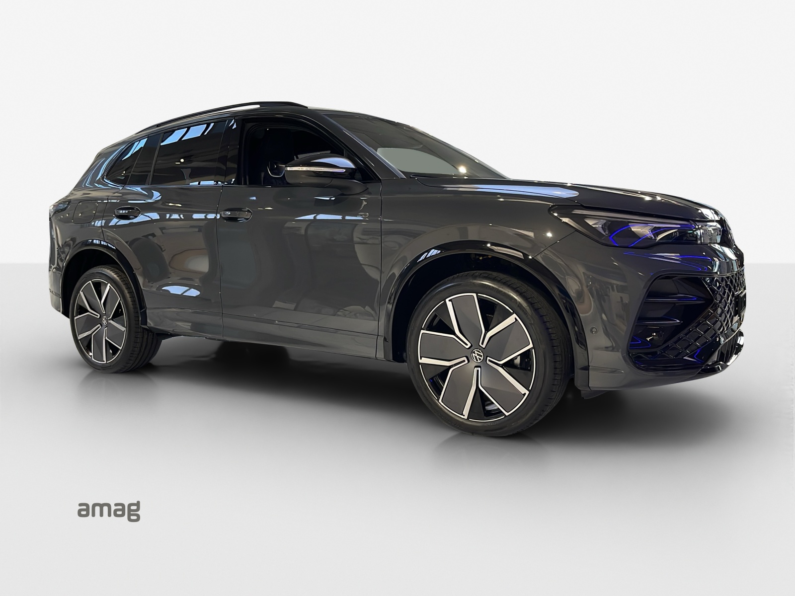 VW Tiguan 2.0 TSI DSG R-Line 4Motion-image-5