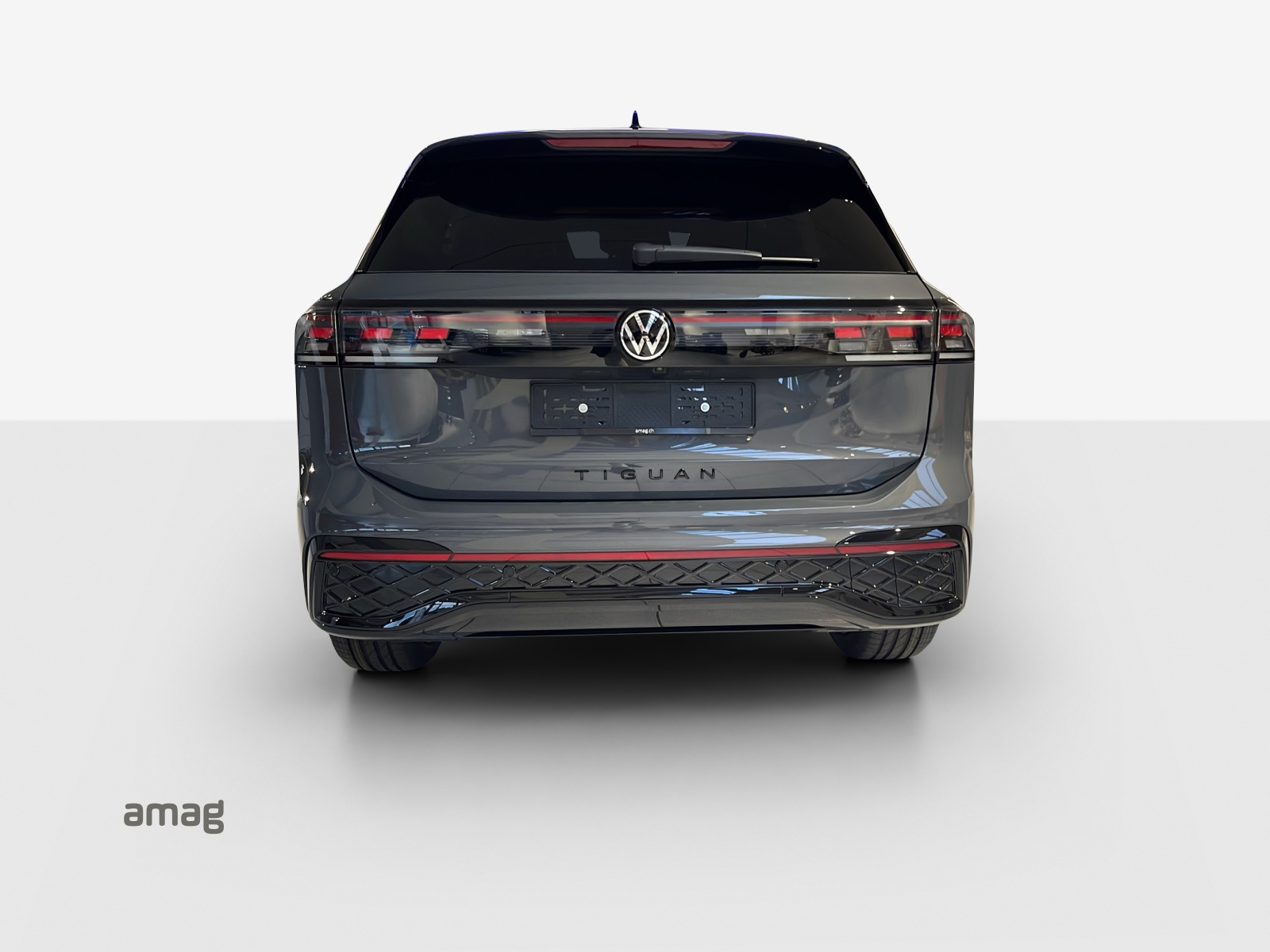 VW Tiguan 2.0 TSI DSG R-Line 4Motion-image-3