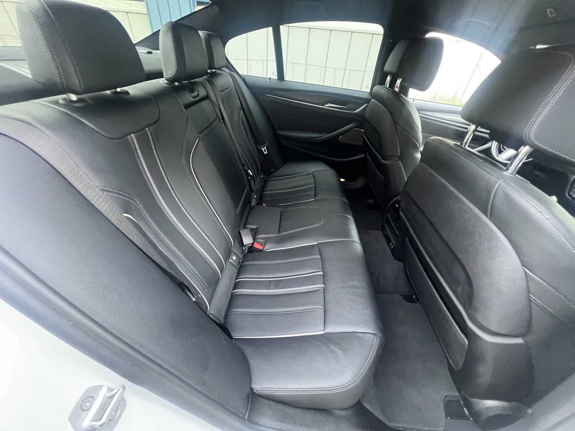 BMW 530e xDrive SAG M-SPORTCH FAHRZEUG AUS 1. HAND-image-9