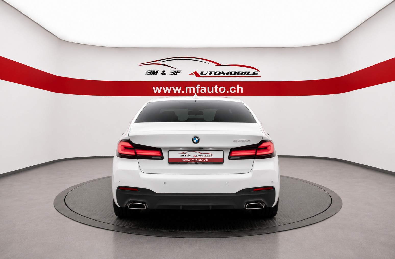 BMW 530e xDrive SAG M-SPORTCH FAHRZEUG AUS 1. HAND-image-4