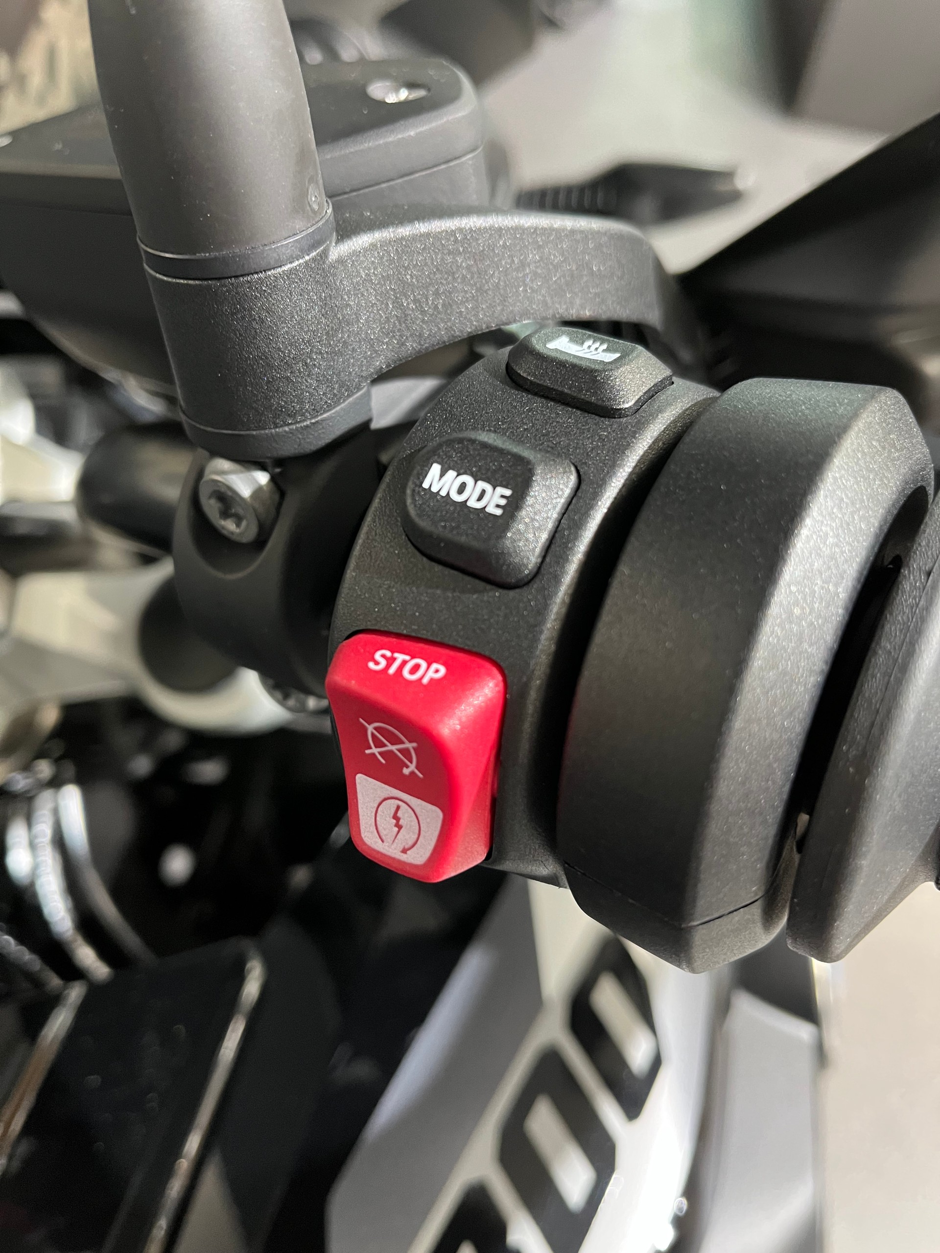 BMW F 800 GS-image-4