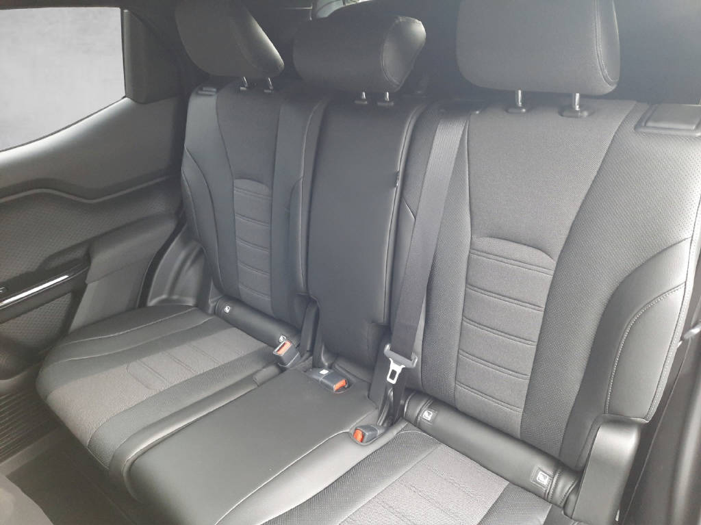 TOYOTA Urban Cruiser Premium AWD-image-4