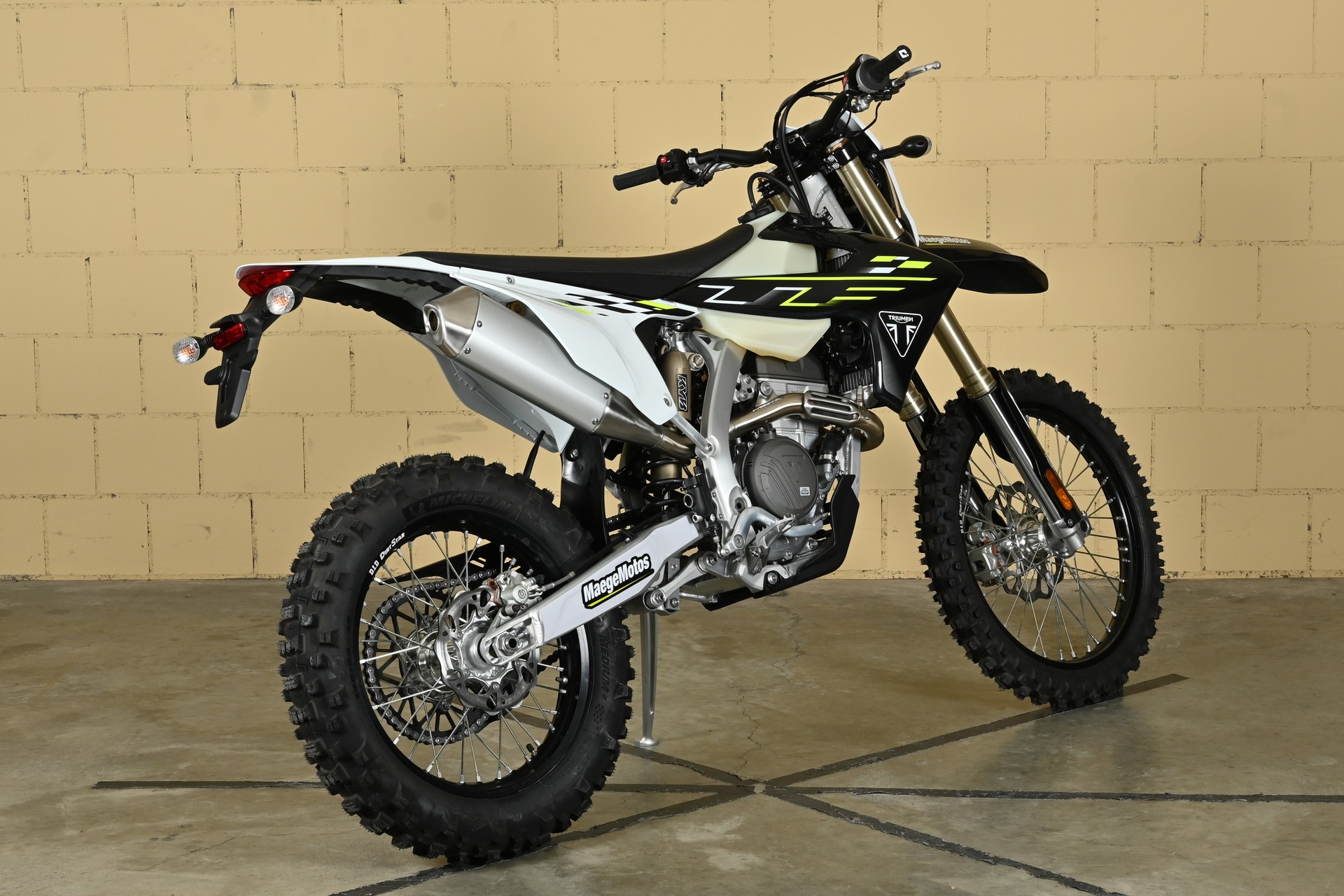 TRIUMPH TF 250 E-image-6