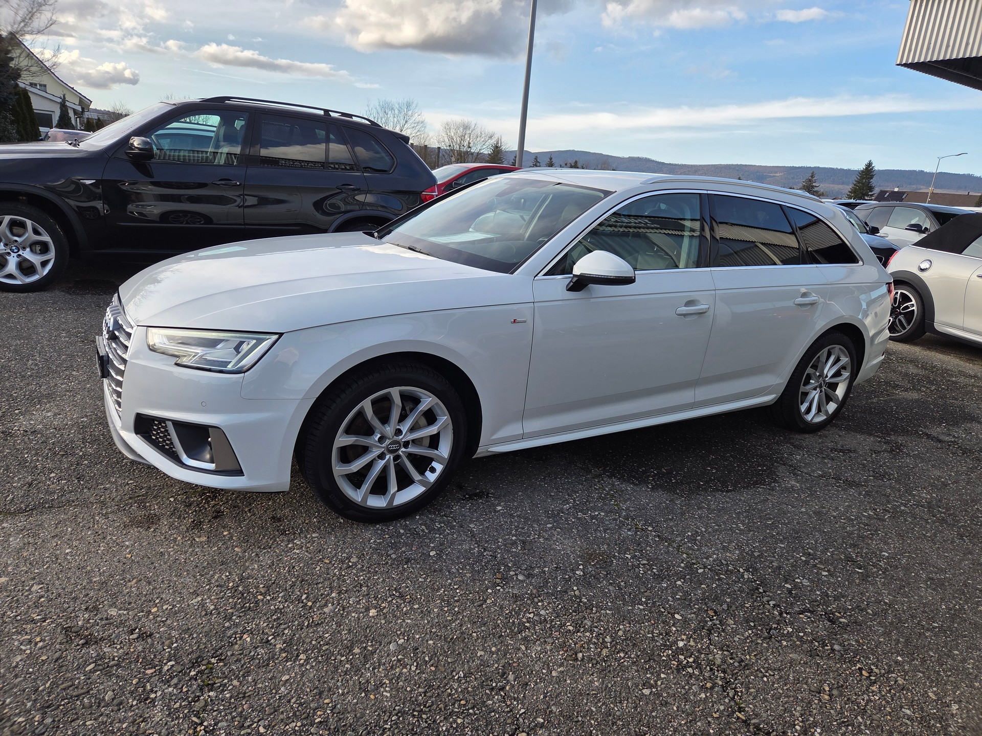 AUDI A4 Avant 40 TDI quattro S-tronic-image-4