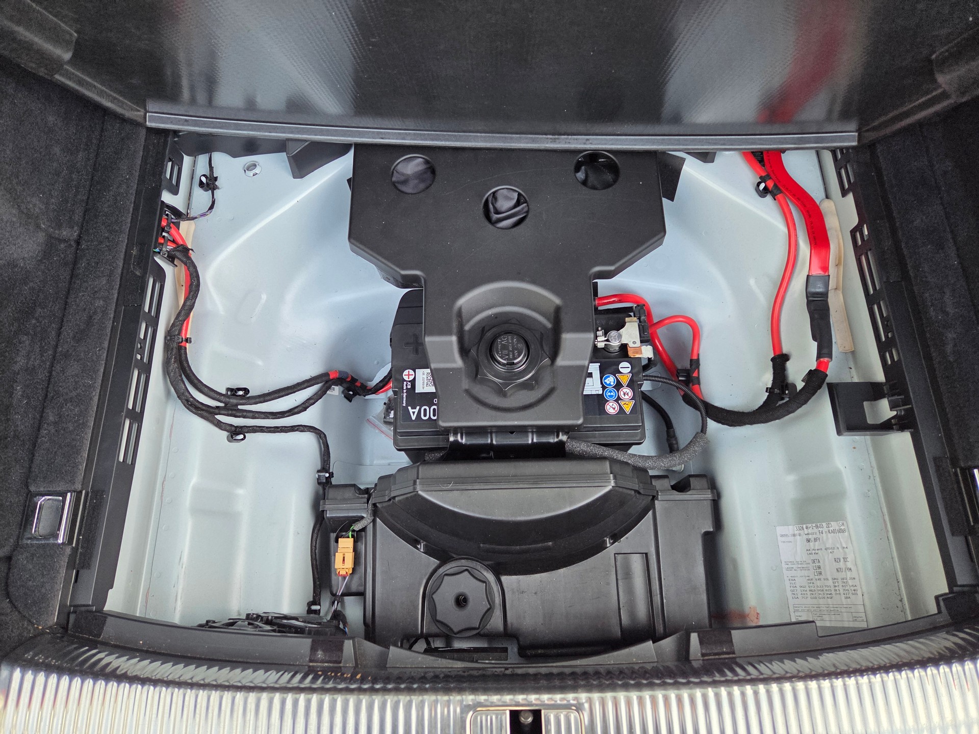 AUDI A4 Avant 40 TDI quattro S-tronic-image-16