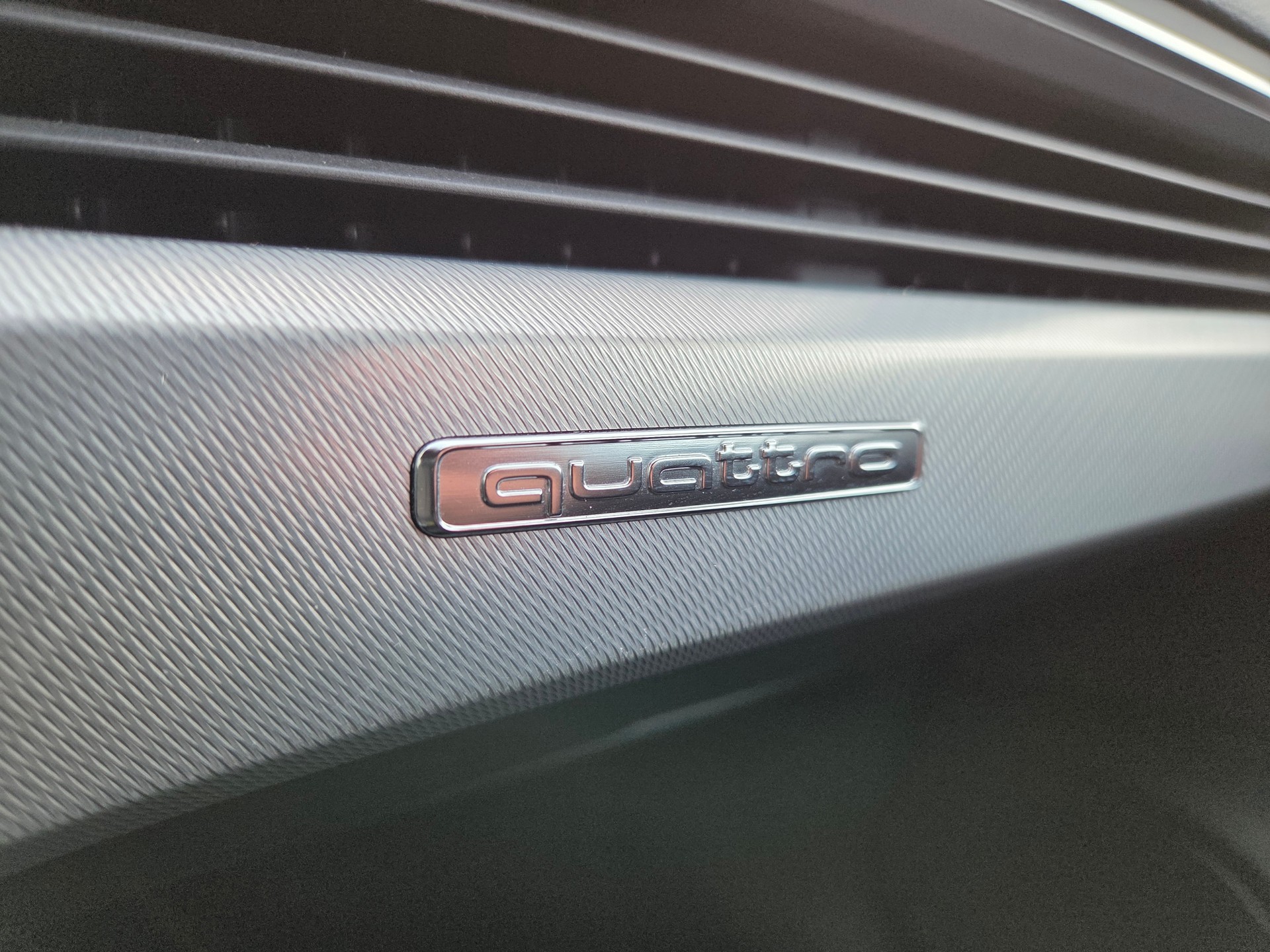 AUDI A4 Avant 40 TDI quattro S-tronic-image-26