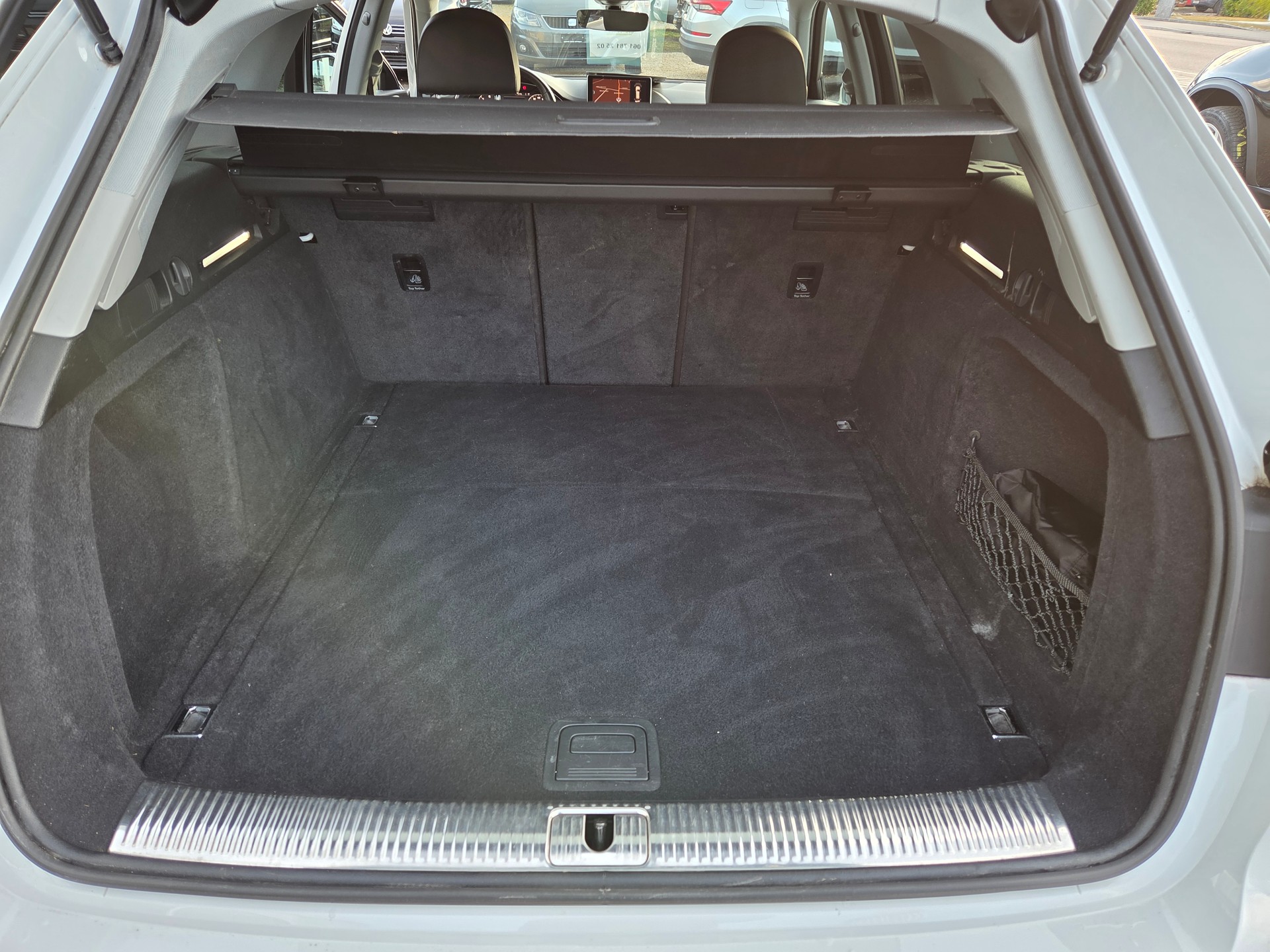 AUDI A4 Avant 40 TDI quattro S-tronic-image-15