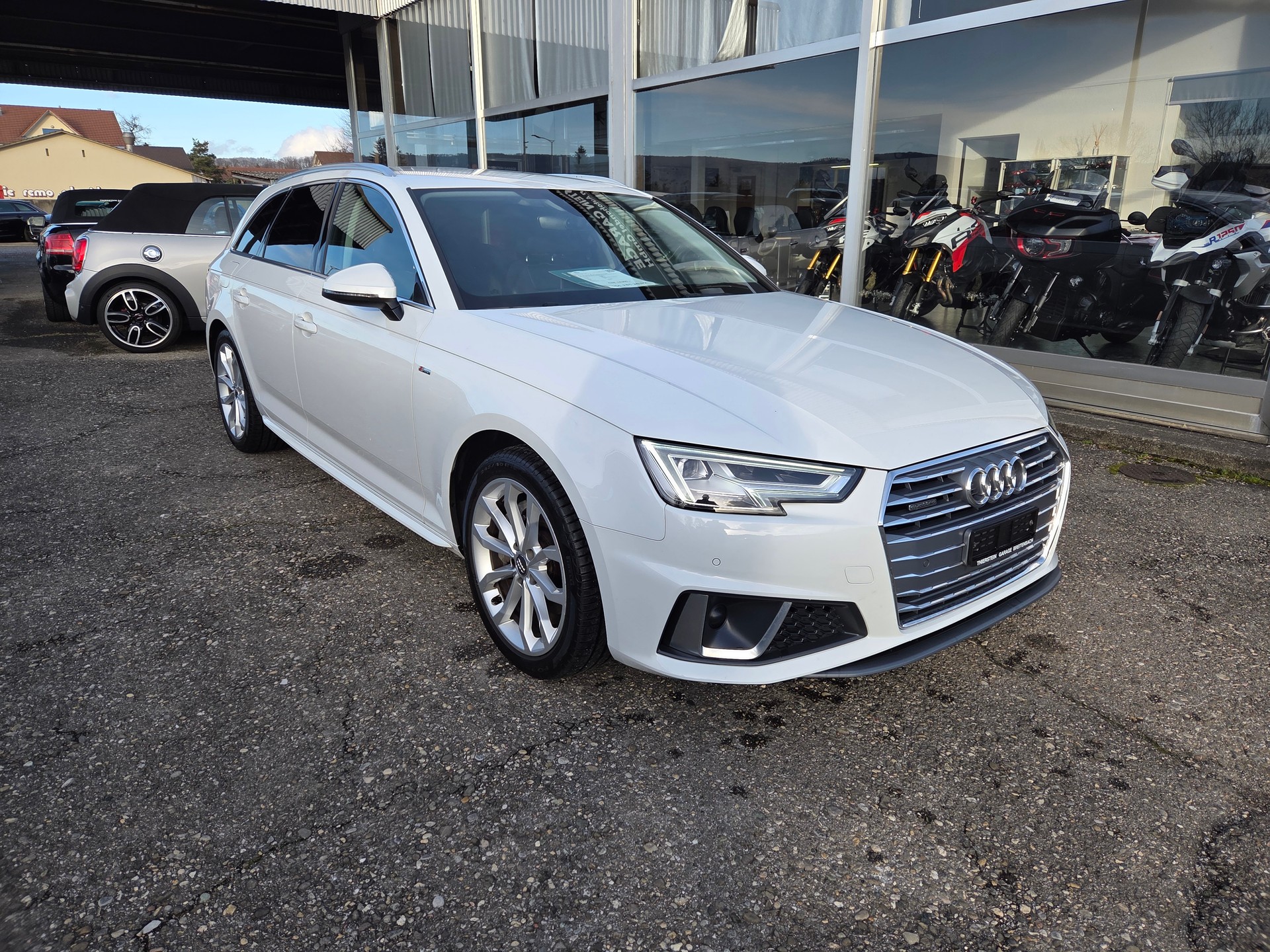AUDI A4 Avant 40 TDI quattro S-tronic-image-1
