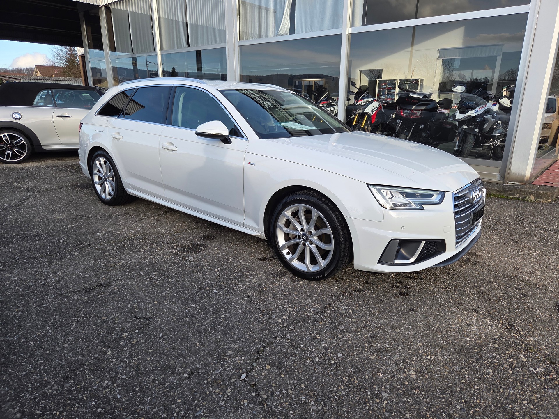 AUDI A4 Avant 40 TDI quattro S-tronic-image-0
