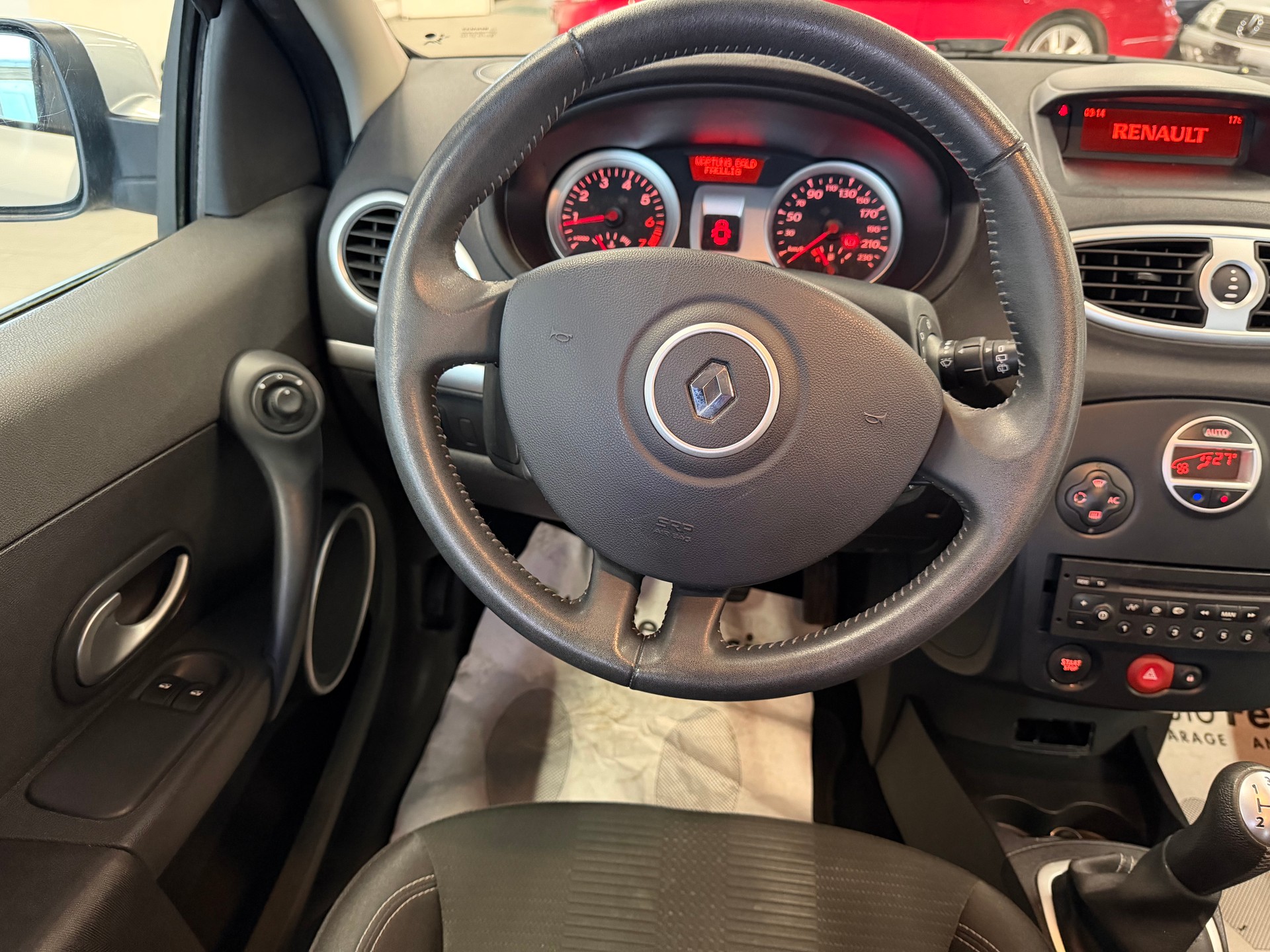 RENAULT Clio 1.2 16V Turbo Dynamique-image-13