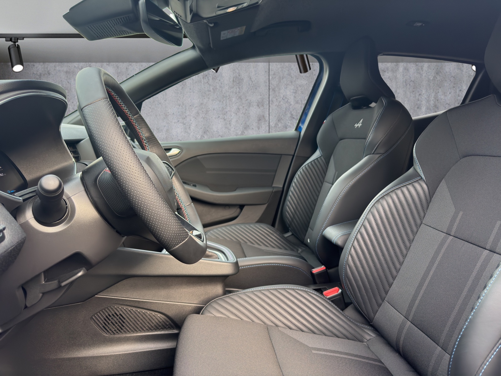 RENAULT Clio 1.6 E-Tech Esprit Alpine-image-5