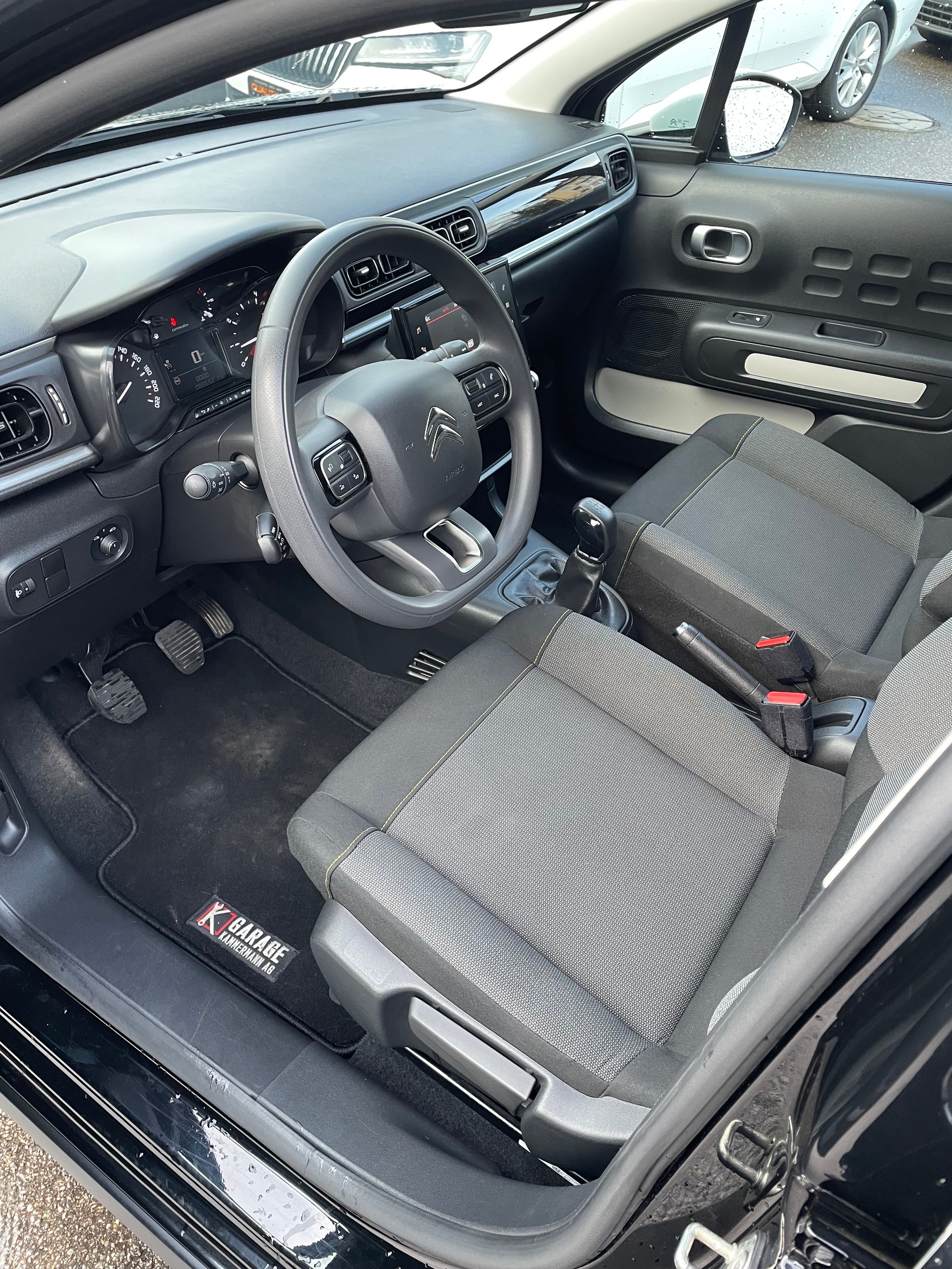 CITROEN C3 1.2i PureTech Swiss Edition-image-6