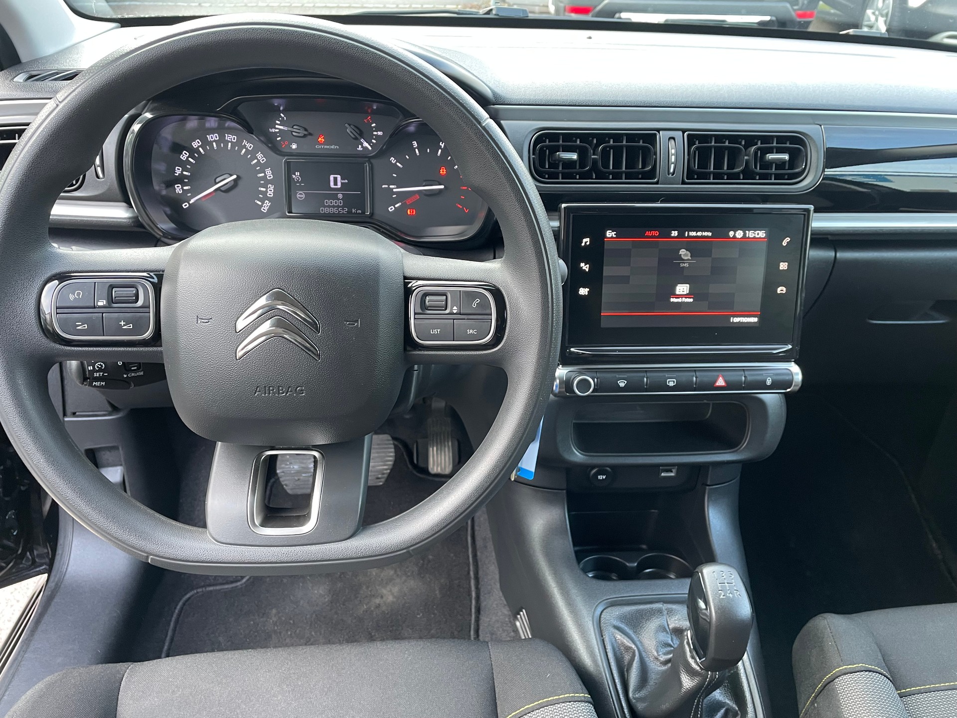 CITROEN C3 1.2i PureTech Swiss Edition-image-9