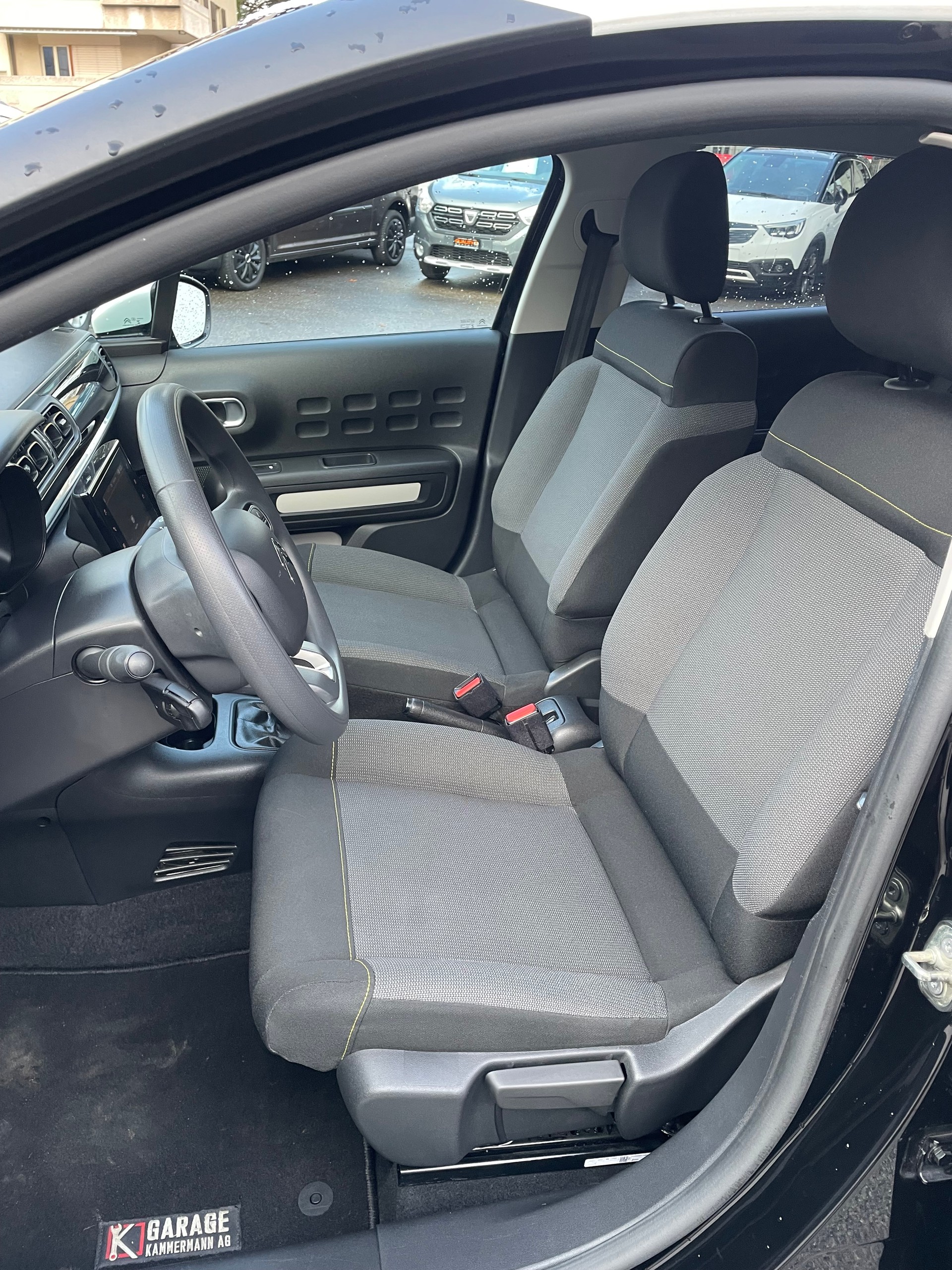 CITROEN C3 1.2i PureTech Swiss Edition-image-7
