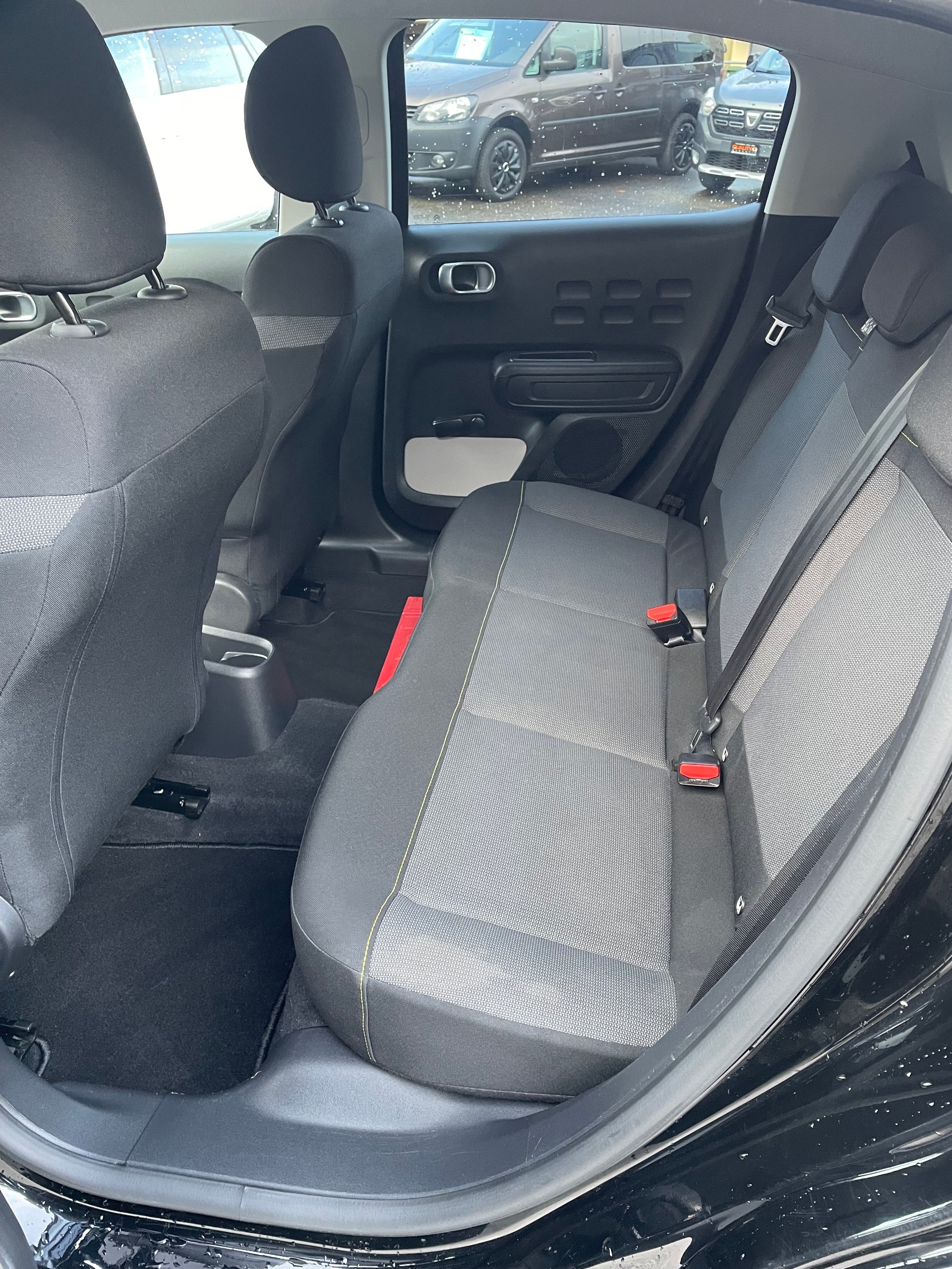 CITROEN C3 1.2i PureTech Swiss Edition-image-8