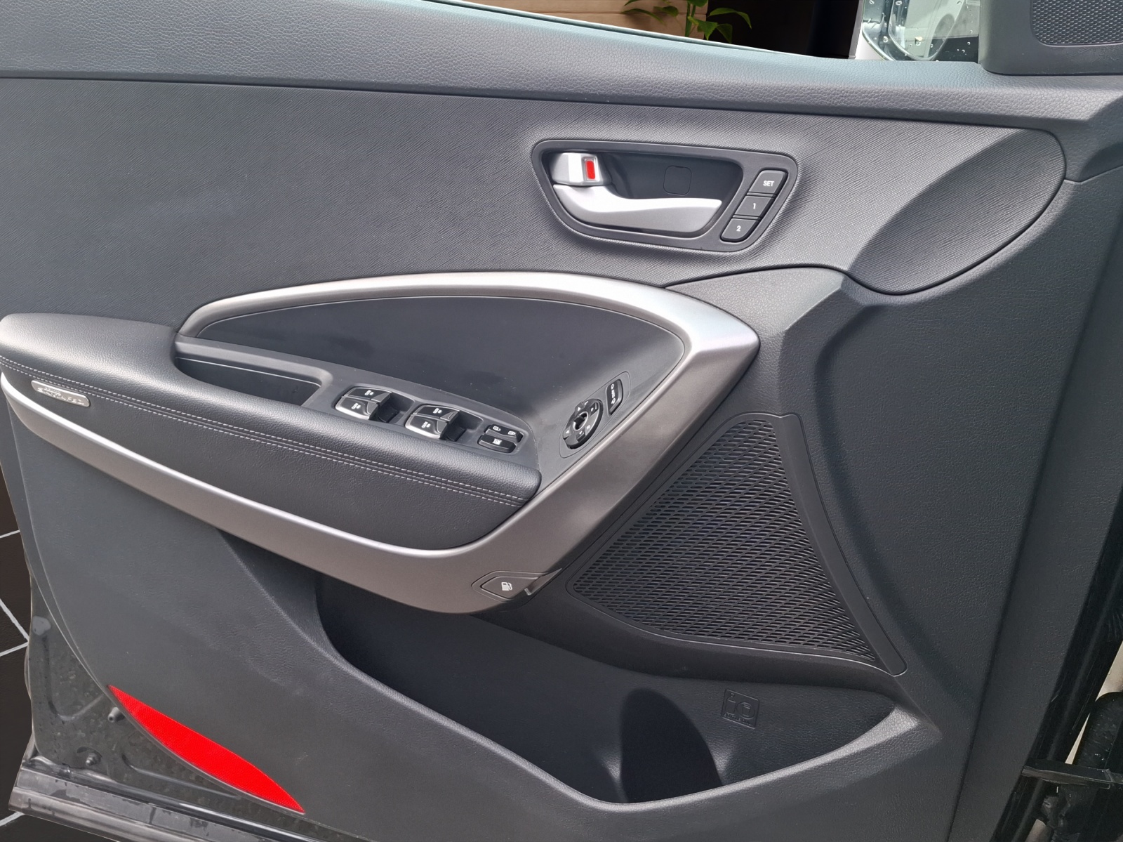 HYUNDAI Grand Santa Fe-image-12