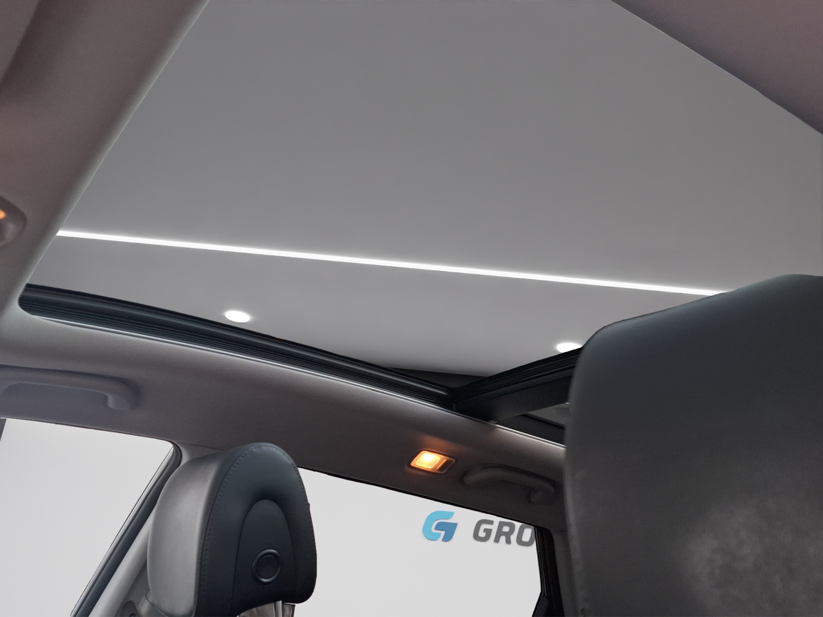 HYUNDAI Grand Santa Fe-image-13