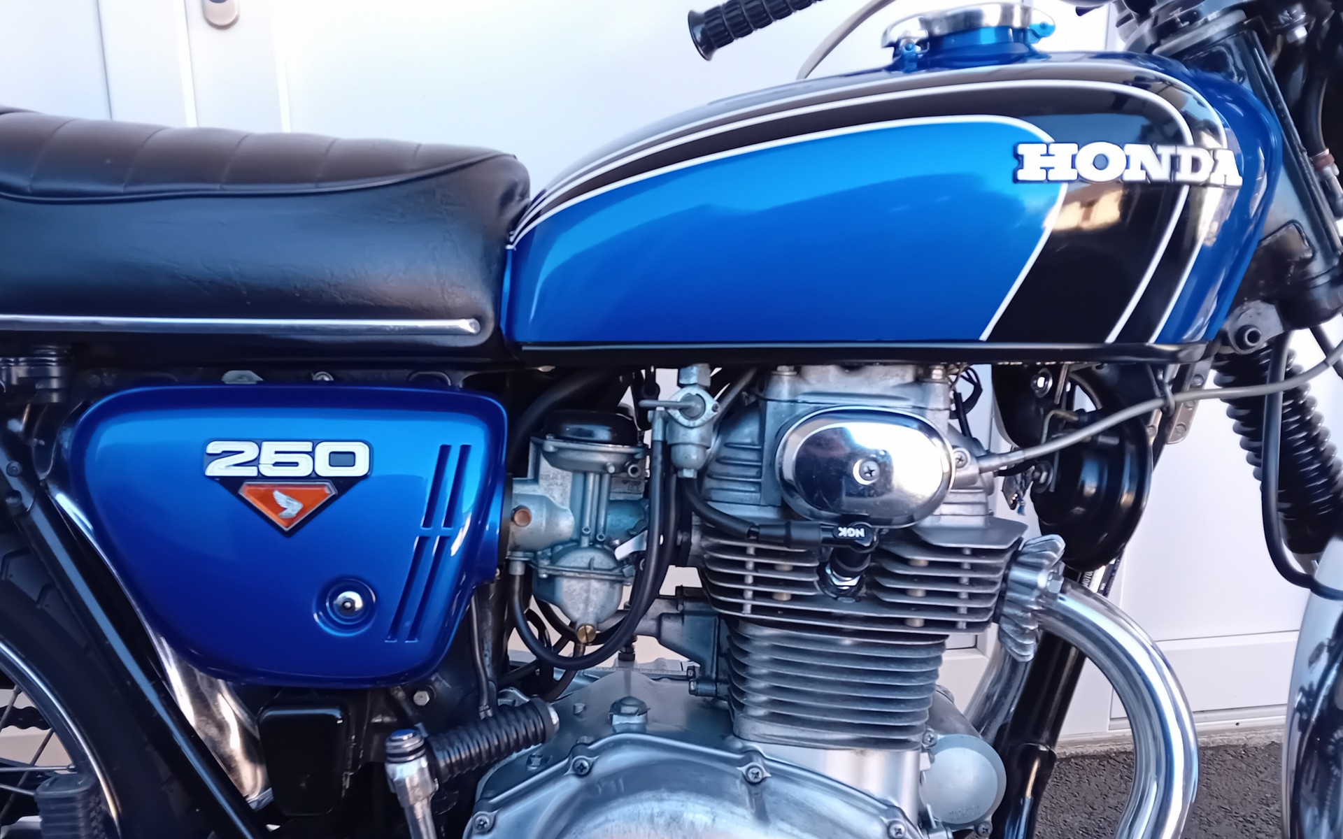 HONDA B4