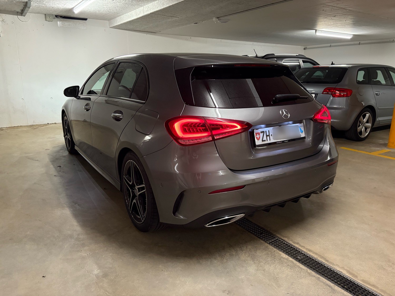 MERCEDES-BENZ A 200 AMG Line 7G-DCT-image-3