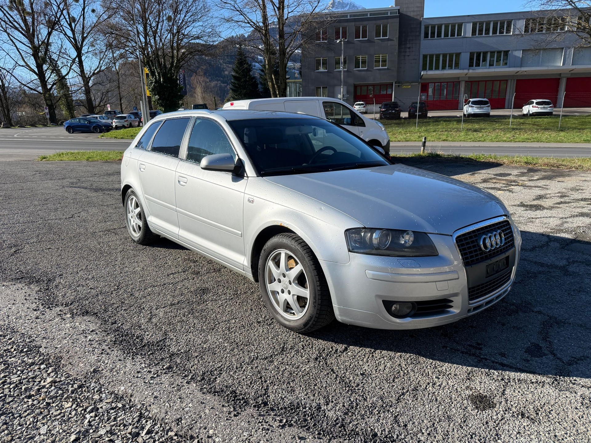AUDI A3 Sportback 2.0 Turbo FSI Attraction-image-9
