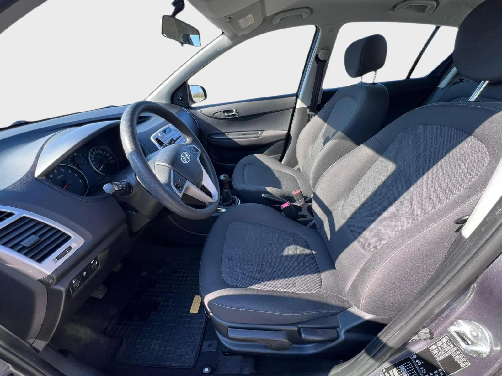 HYUNDAI i20 1.2 Comfort-image-8