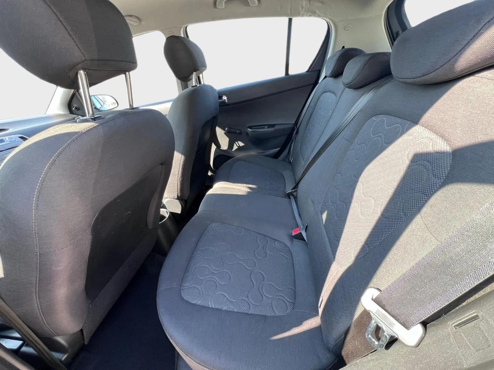 HYUNDAI i20 1.2 Comfort-image-9