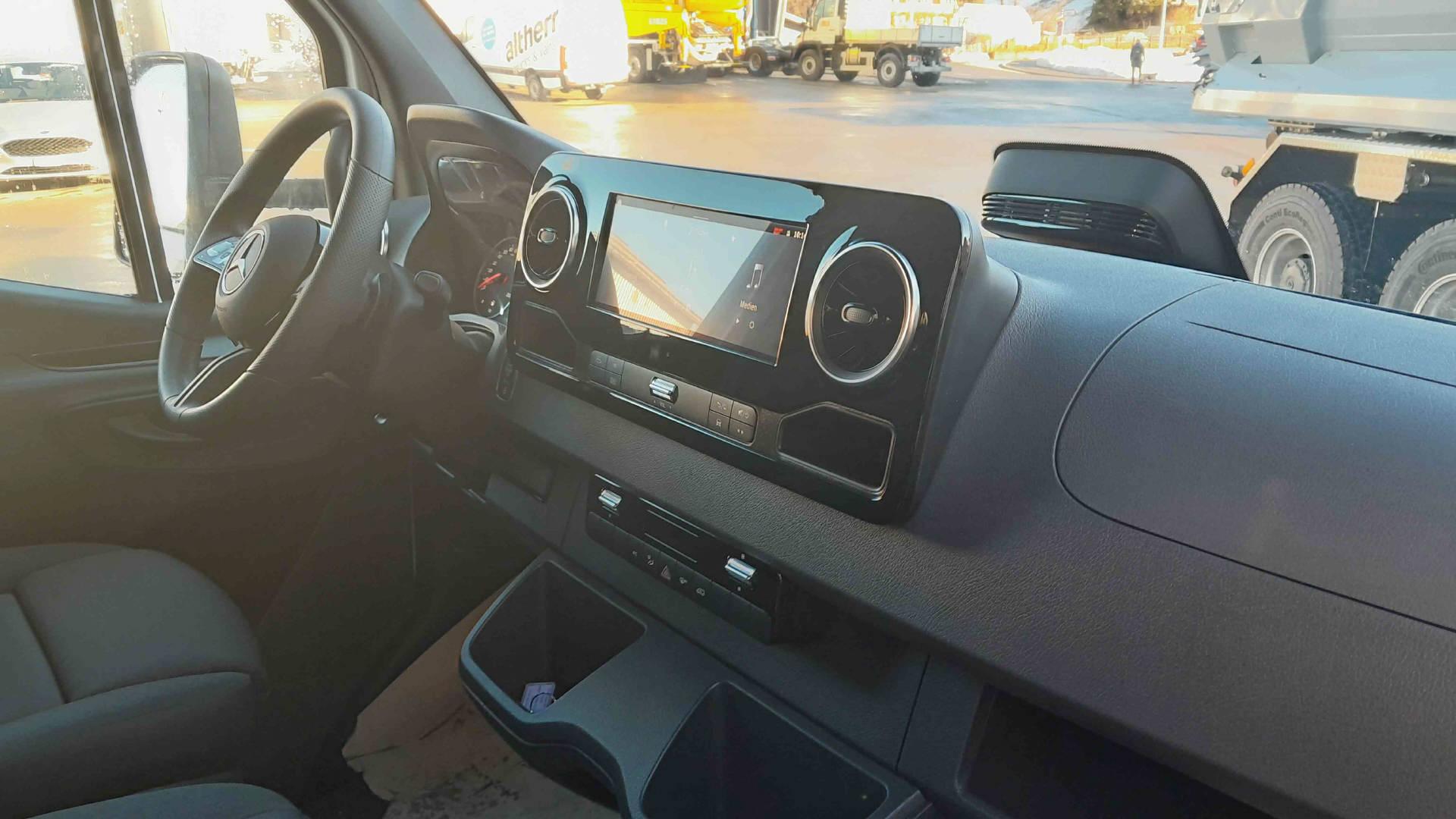 MERCEDES-BENZ Sprinter 317 Kab.-Ch. 3665 S 2.0 CDI 170 Pro-image-10