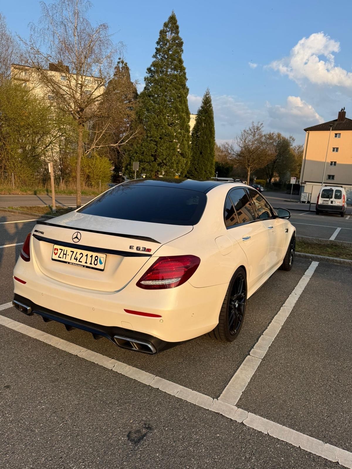 MERCEDES-BENZ E 63 AMG S 4Matic Speedshift MCT-image-2