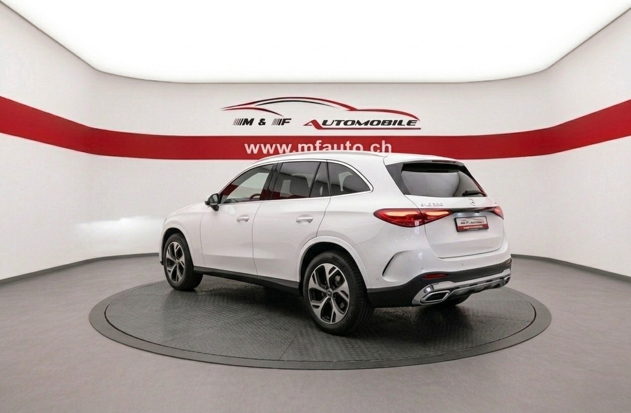 MERCEDES-BENZ GLC 220 d Avantgarde 4matic CH FAHRZEUG-image-2