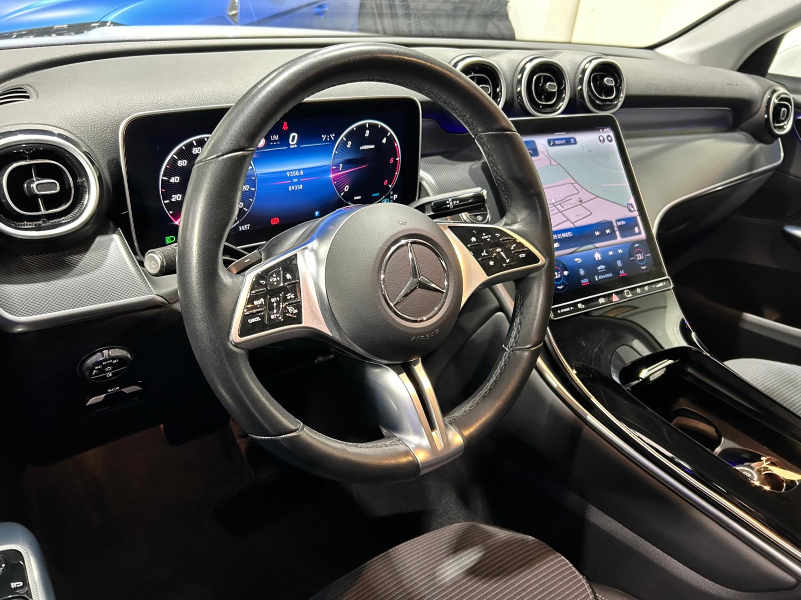 MERCEDES-BENZ GLC 220 d Avantgarde 4matic CH FAHRZEUG-image-11