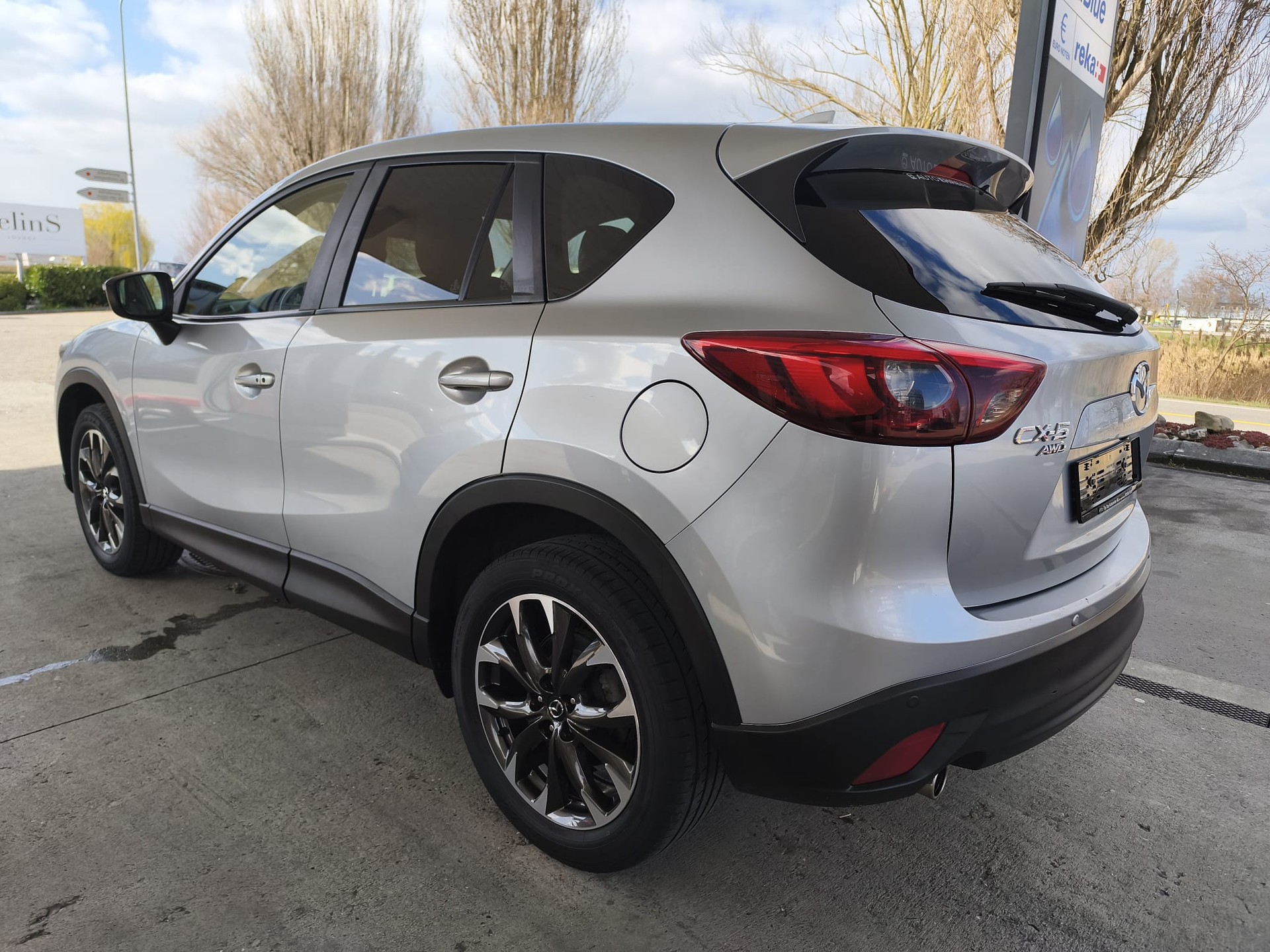 MAZDA CX-5 2.2 D HP Revolution AWD Automatic-image-1