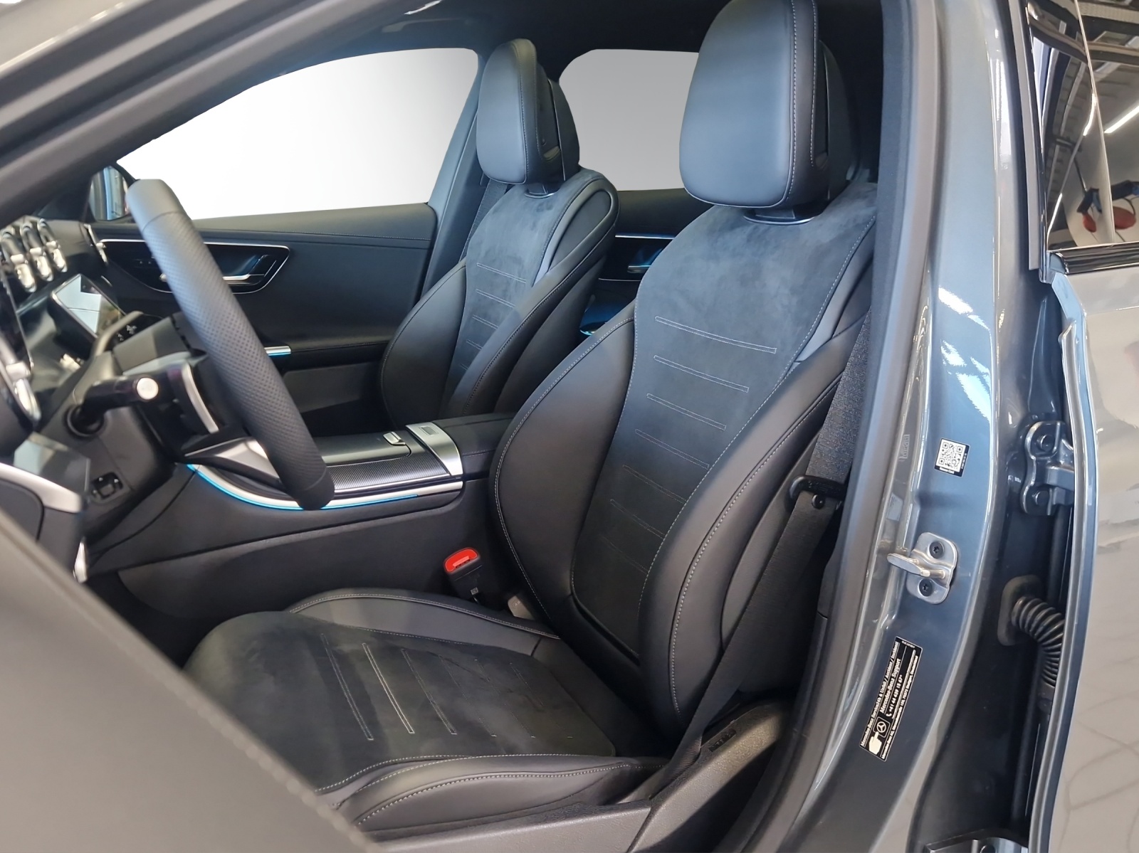 MERCEDES-BENZ C 300 T 4 Matic-image-6