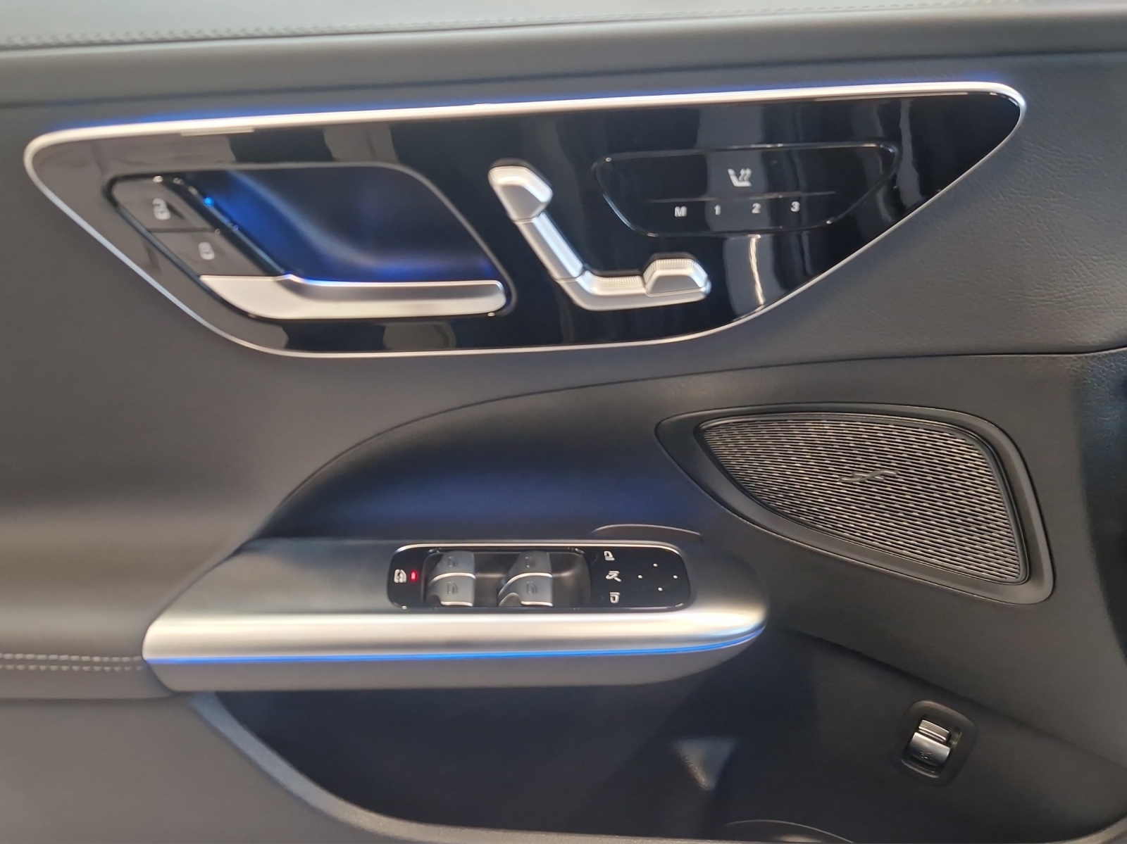 MERCEDES-BENZ C 300 T 4 Matic-image-8