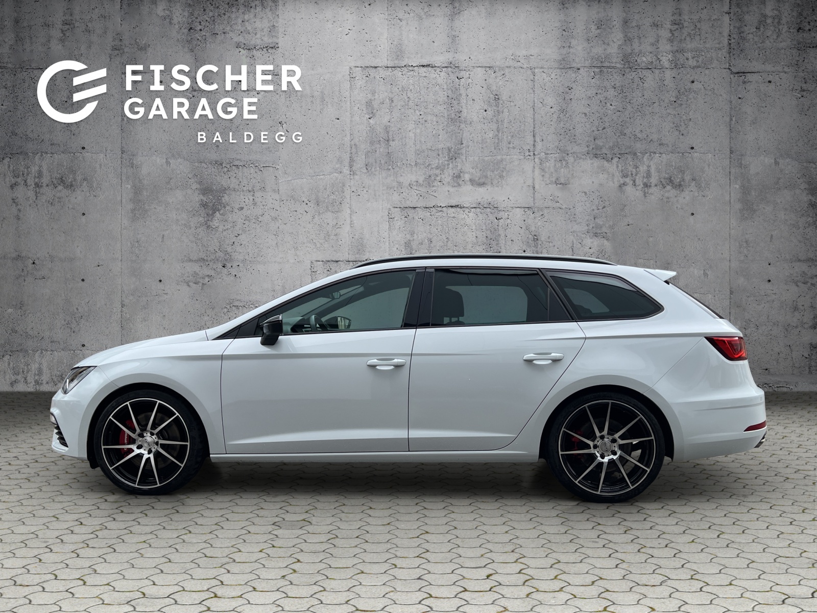 SEAT Leon ST 2.0 TSI Cupra 300 4 Drive DSG-image-3