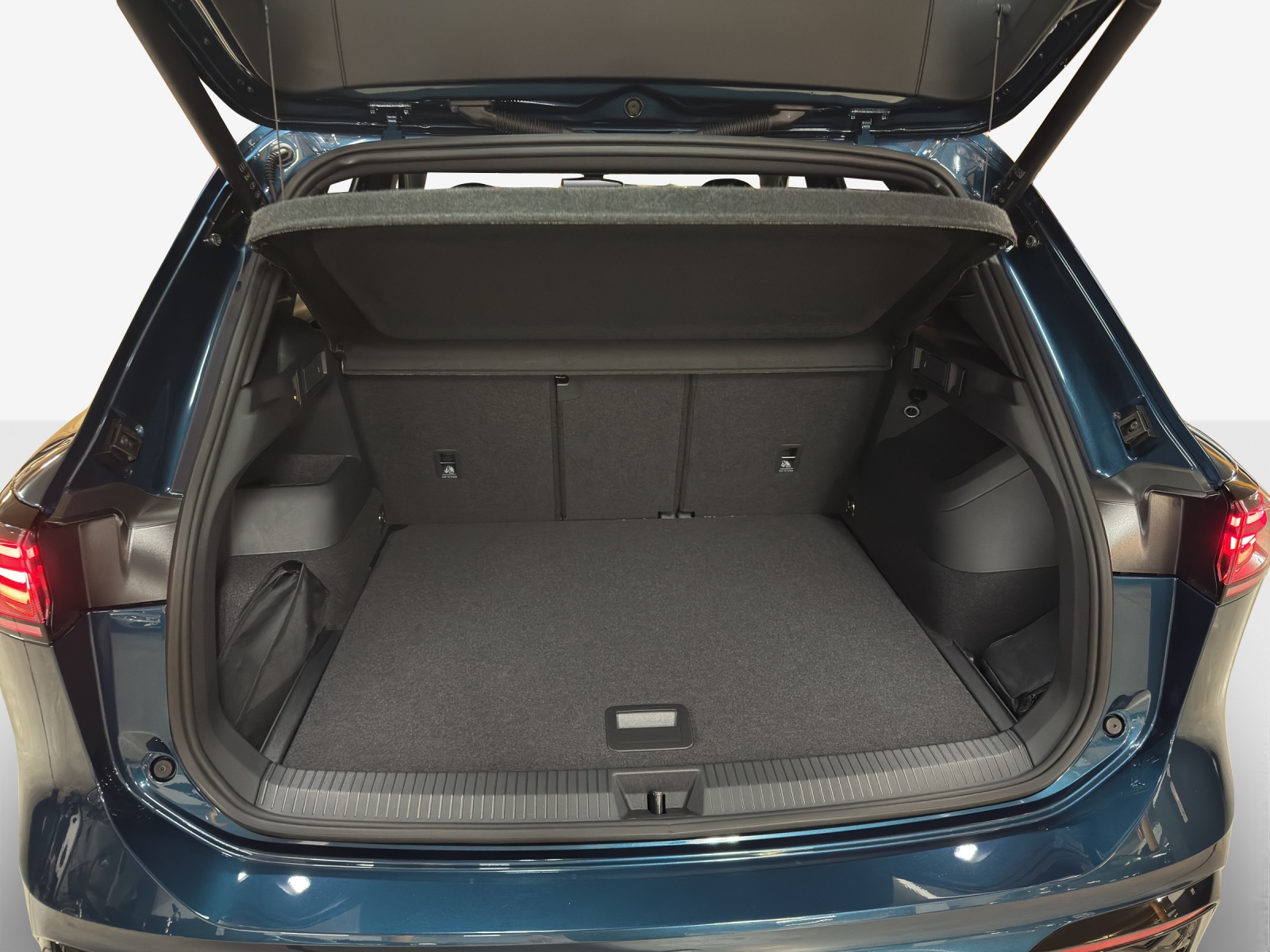 VW Tiguan 2.0 TDI SCR R-Line 4Motion DSG-image-12