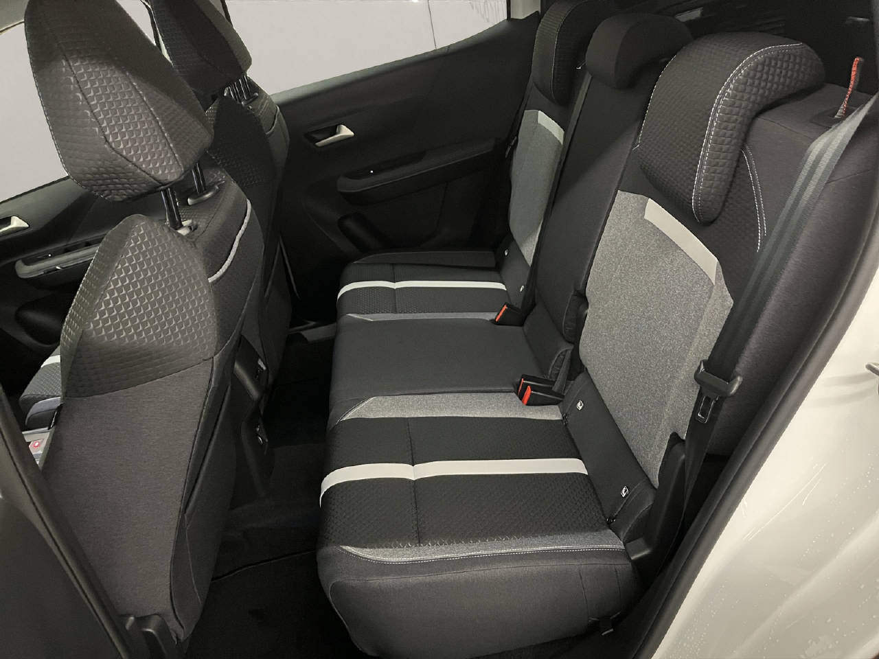 OPEL Frontera 1.2 T HEV 145 GS 7-Sitzer CH FAHRZEUG-image-10