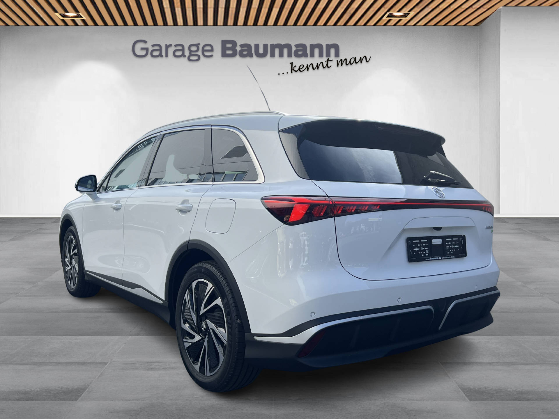 MG S6 EV 77 kWh Luxury 4WD-image-3